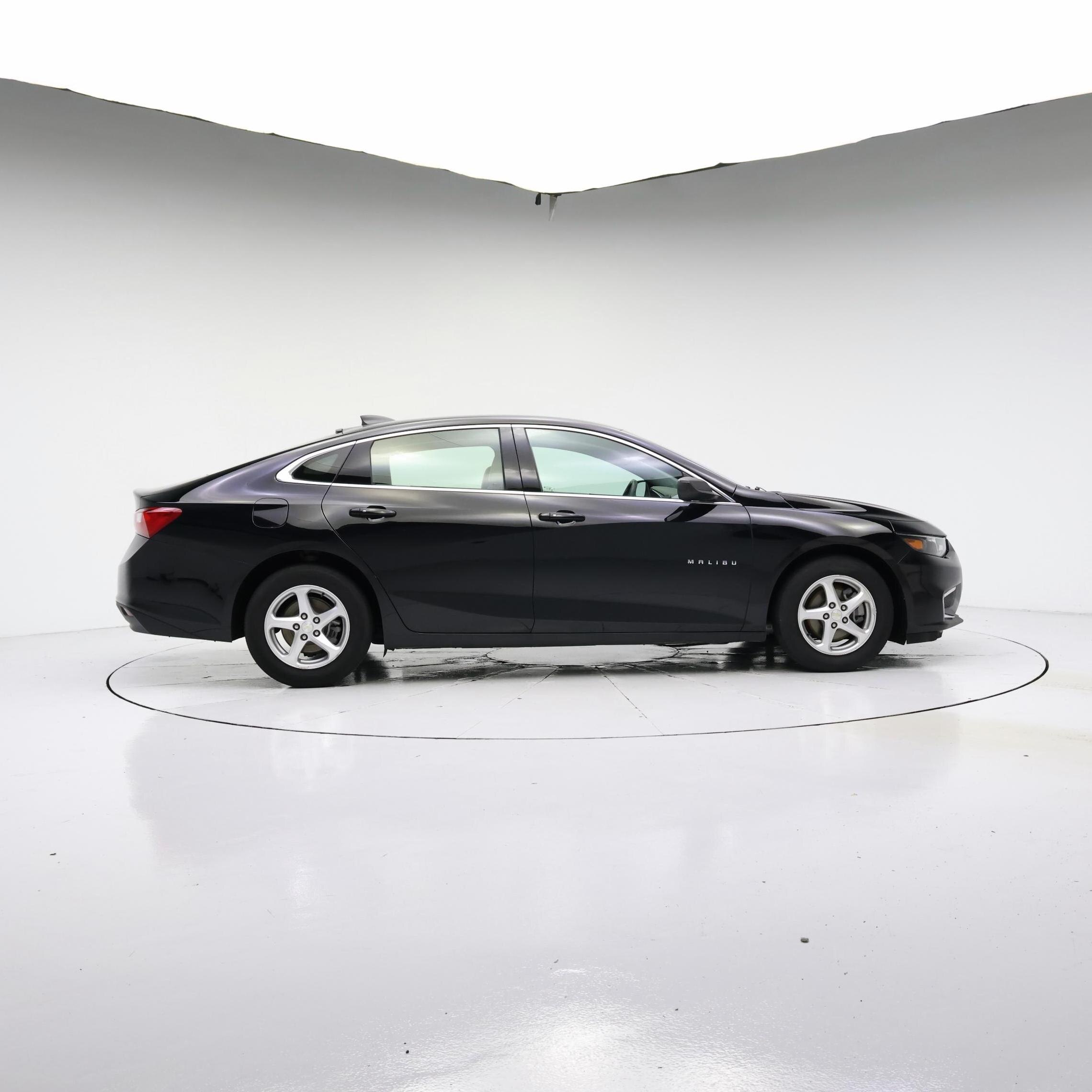 Thumbnail: 2017 Chevrolet Malibu - 7
