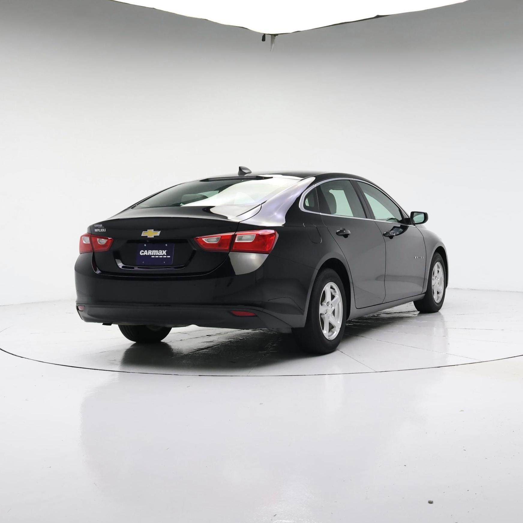 Thumbnail: 2017 Chevrolet Malibu - 8