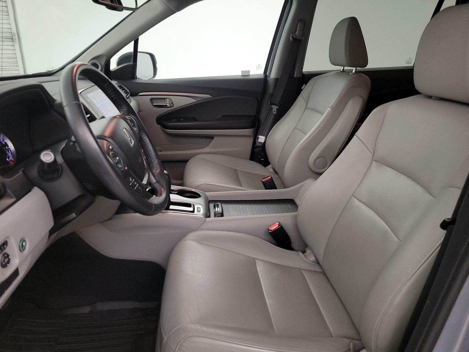 Thumbnail: 2017 Honda Pilot - 11