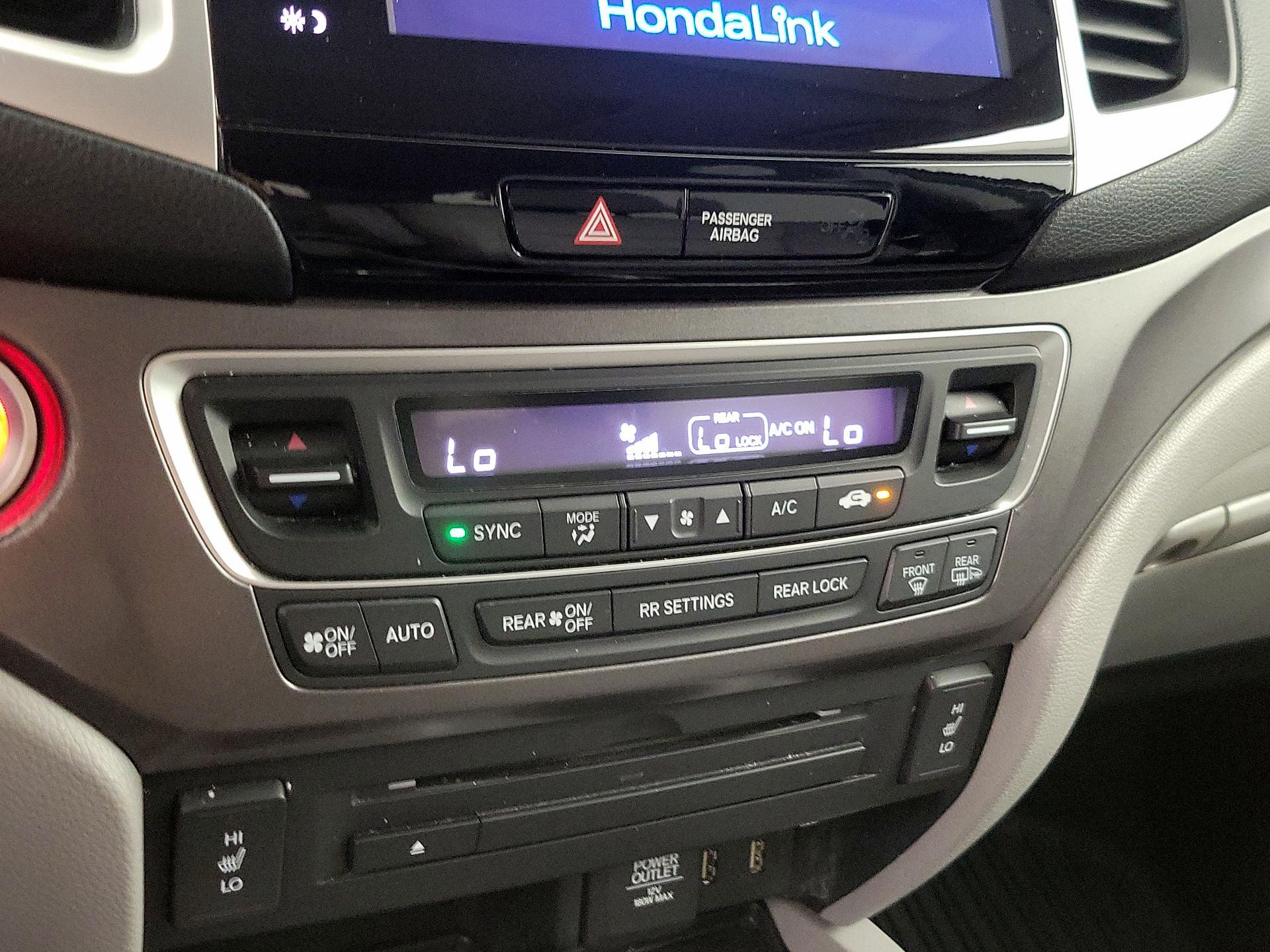 Thumbnail: 2017 Honda Pilot - 17