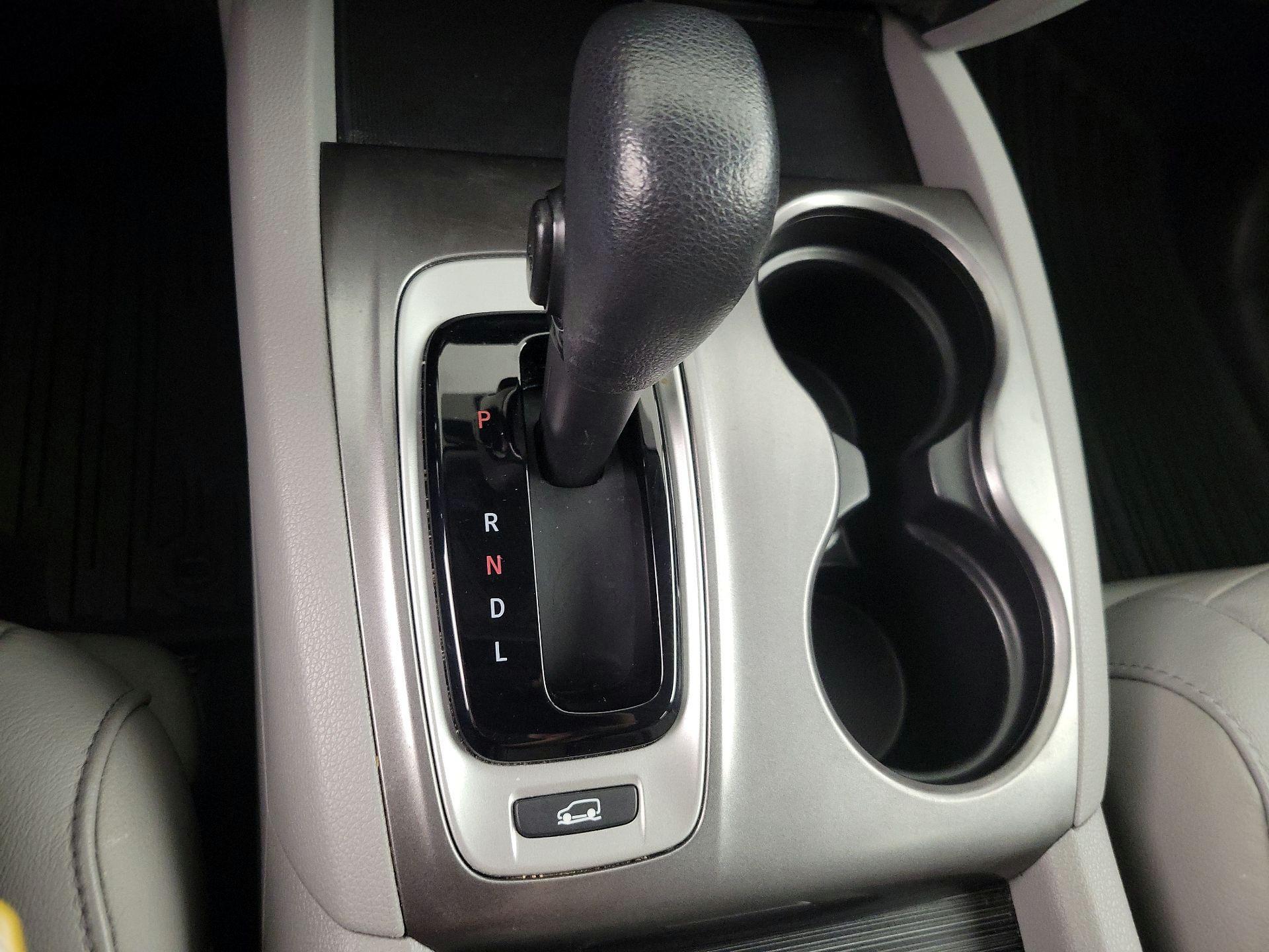Thumbnail: 2017 Honda Pilot - 18