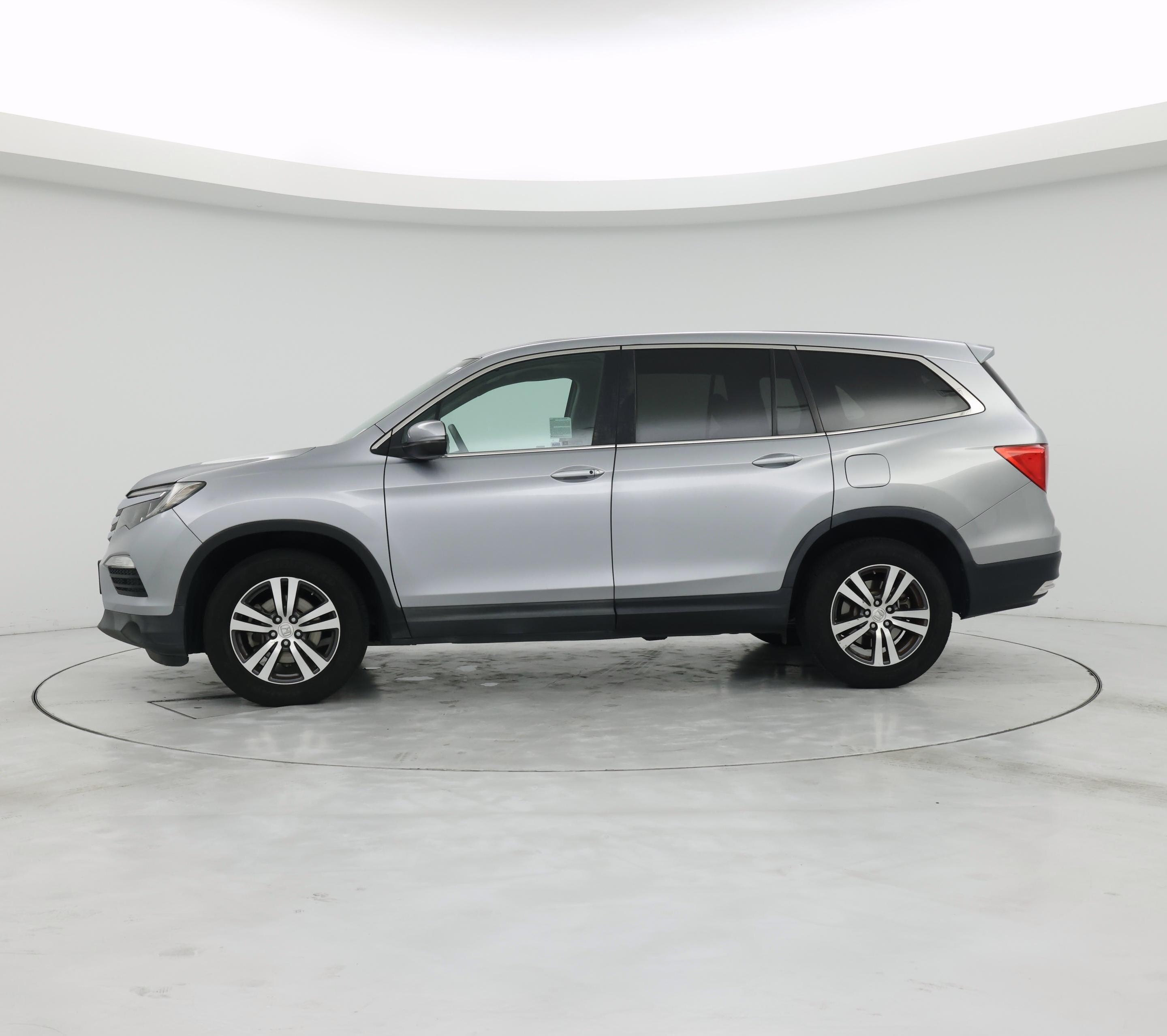 Thumbnail: 2017 Honda Pilot - 3