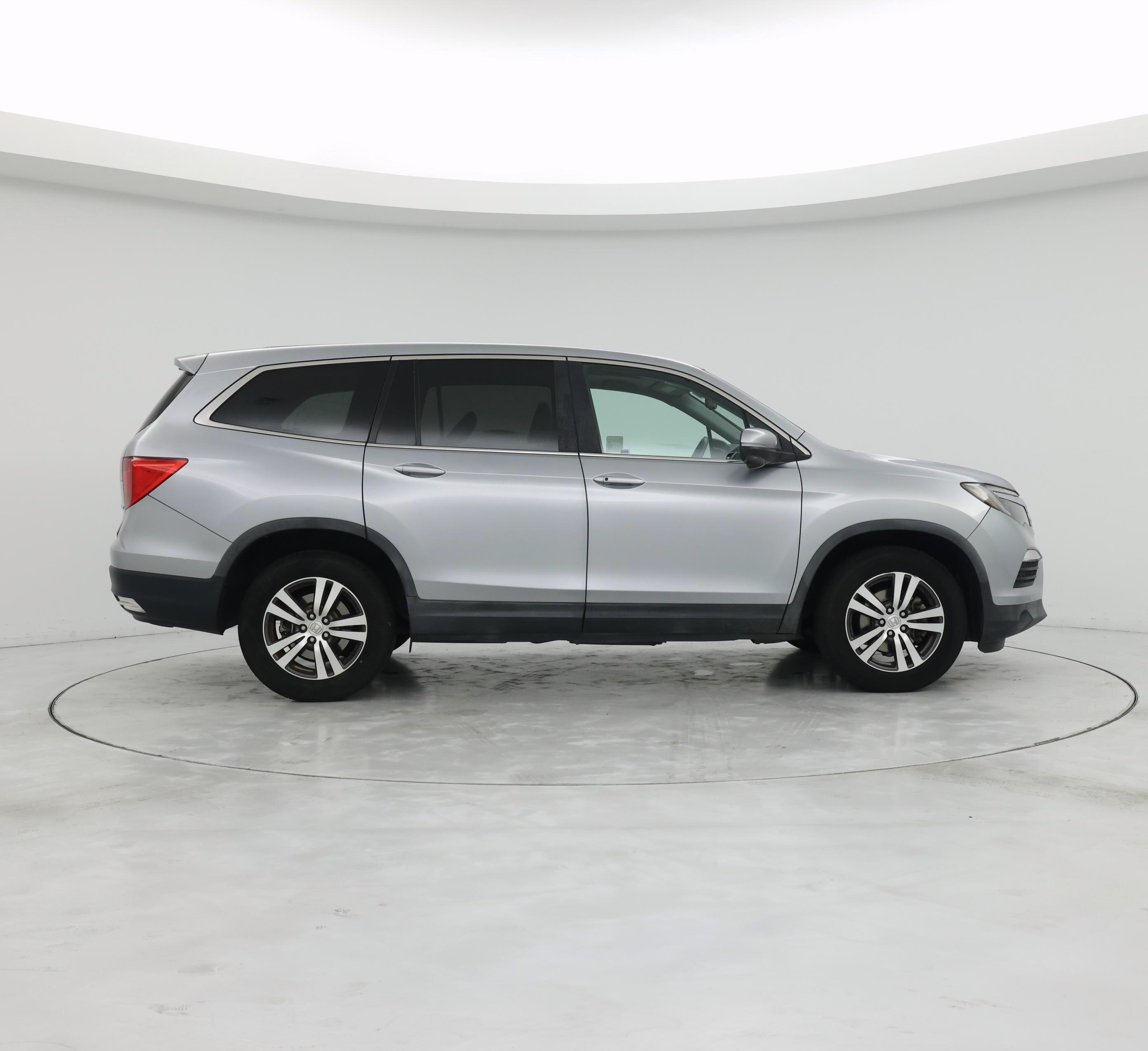Thumbnail: 2017 Honda Pilot - 7