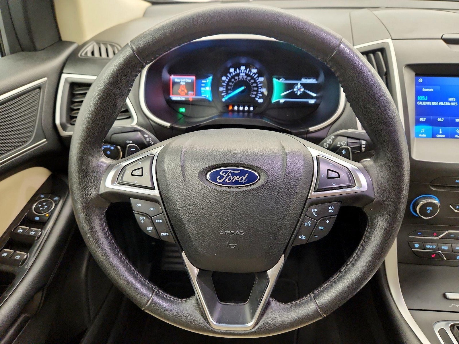 2017 Ford Edge SEL - Photo 11