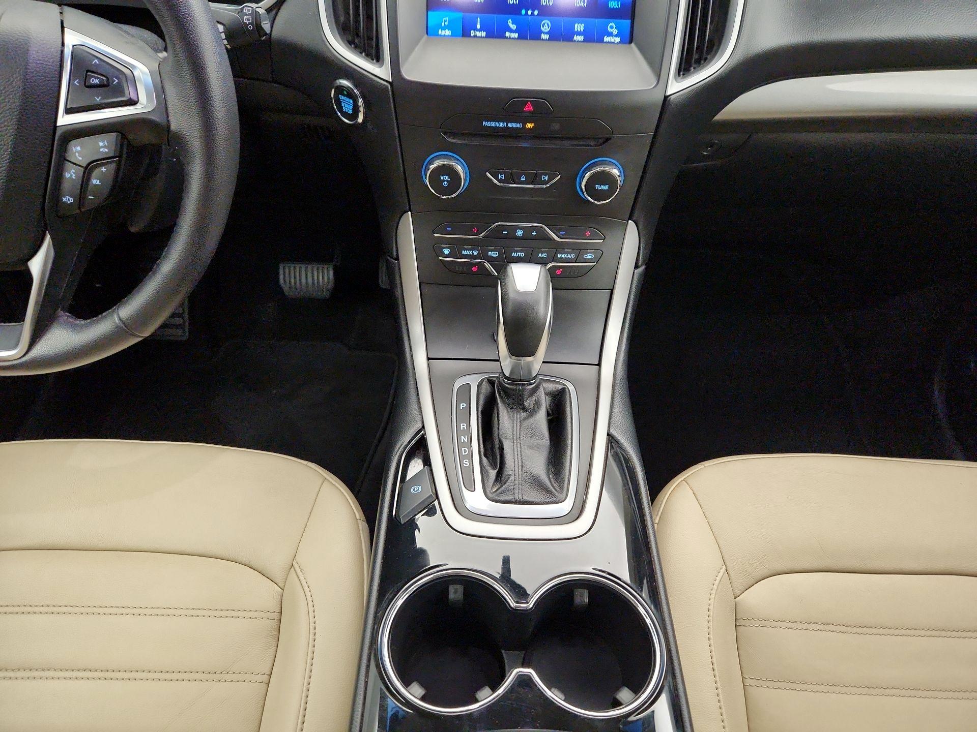 Thumbnail: 2017 Ford Edge - 18