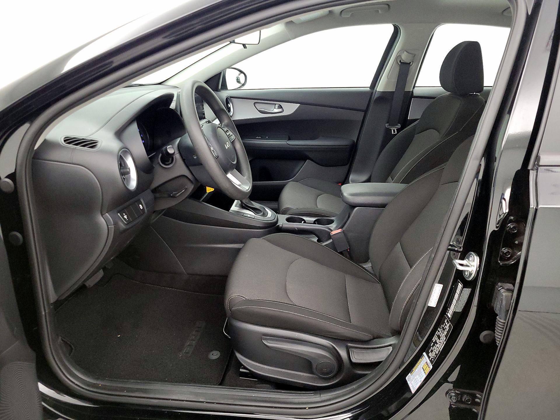 Thumbnail: 2023 Kia Forte - 11