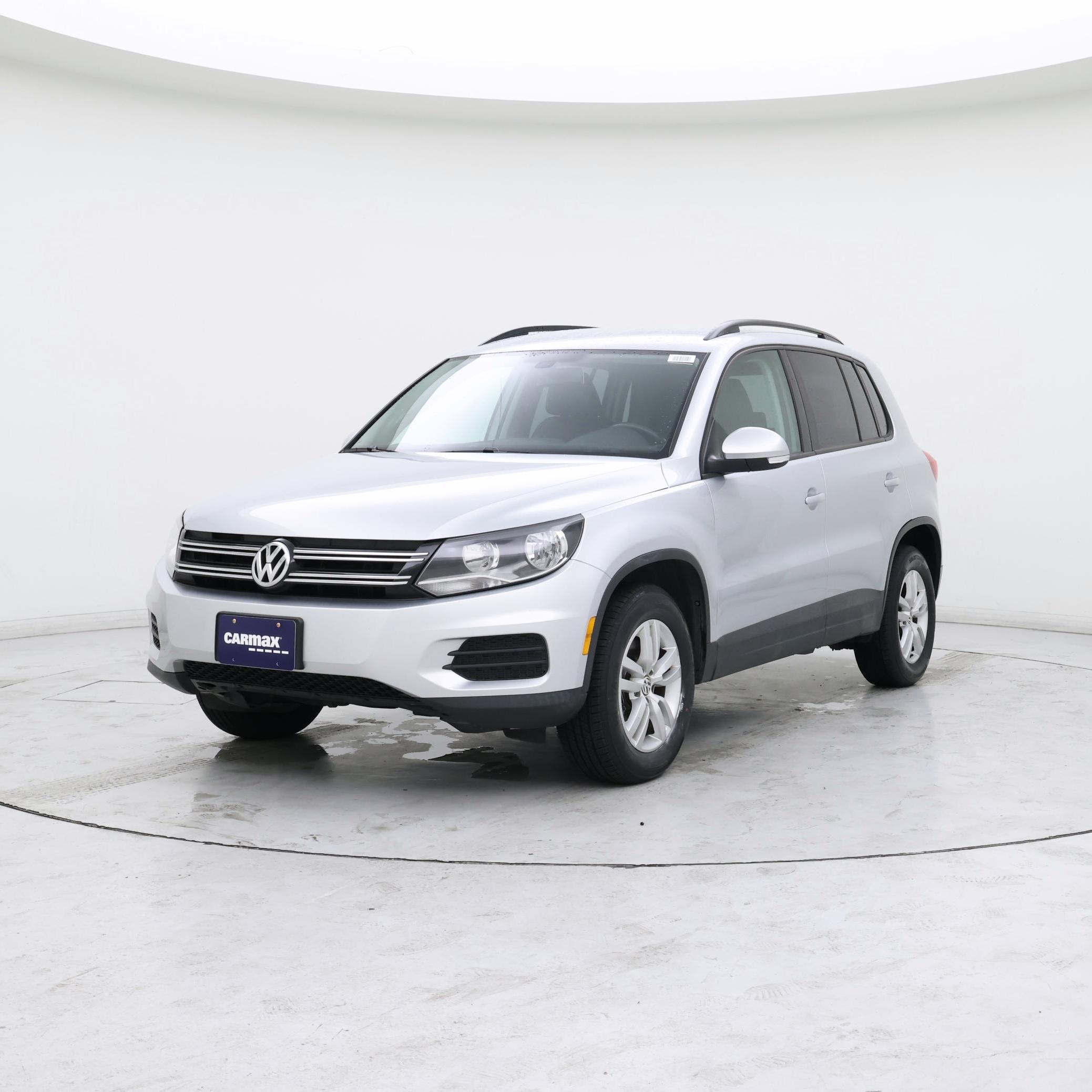 Thumbnail: 2017 Volkswagen Tiguan - 4