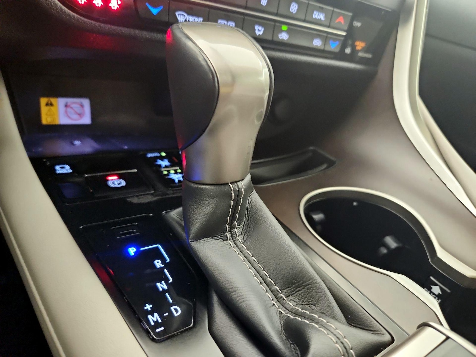 2022 Lexus RX 350 - Photo 18