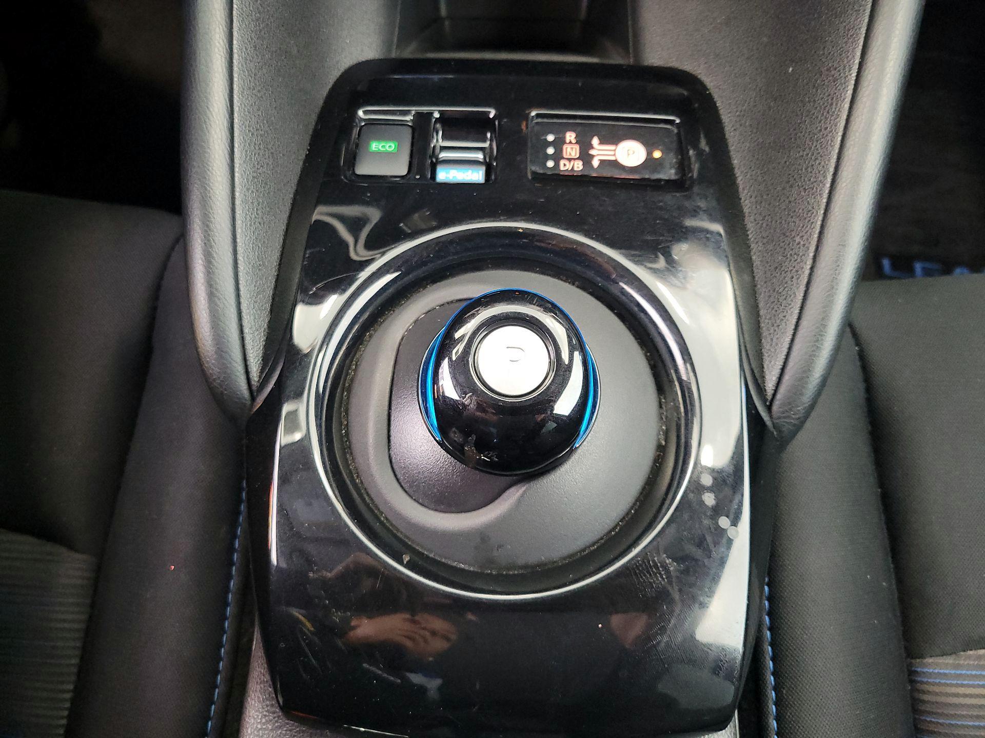 Thumbnail: 2023 Nissan Leaf - 17