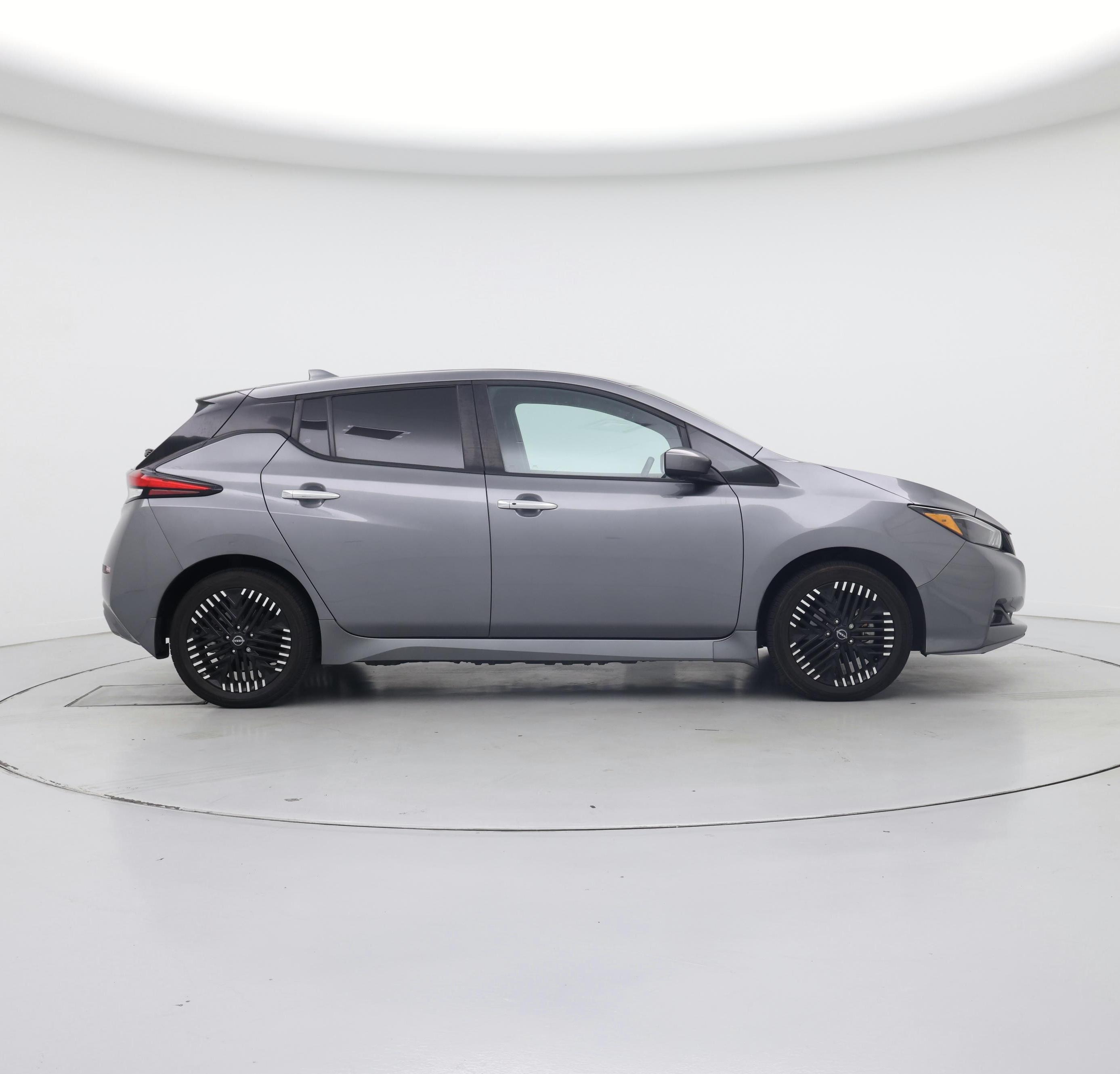 Thumbnail: 2023 Nissan Leaf - 7