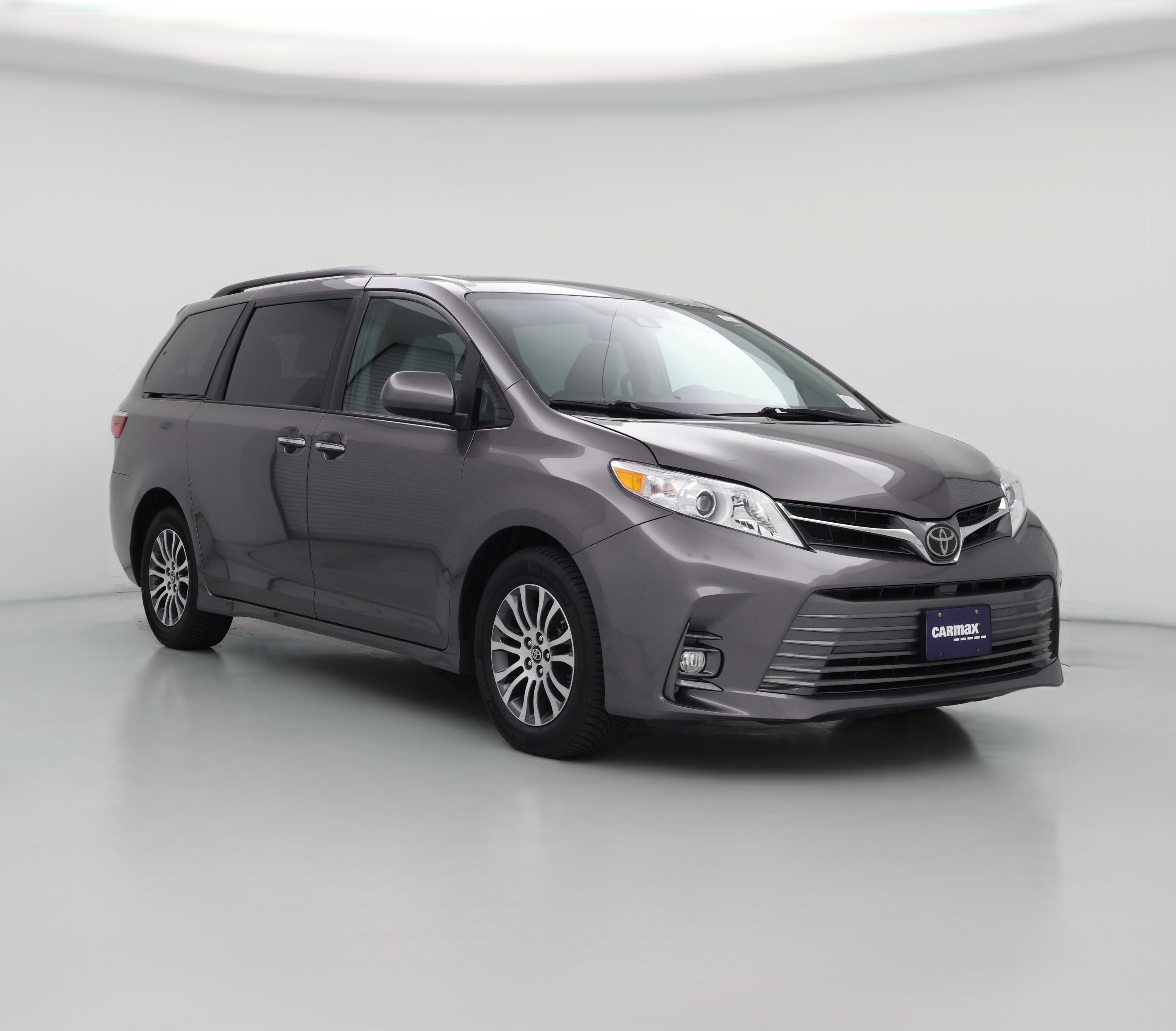 Thumbnail: 2019 Toyota Sienna - 1