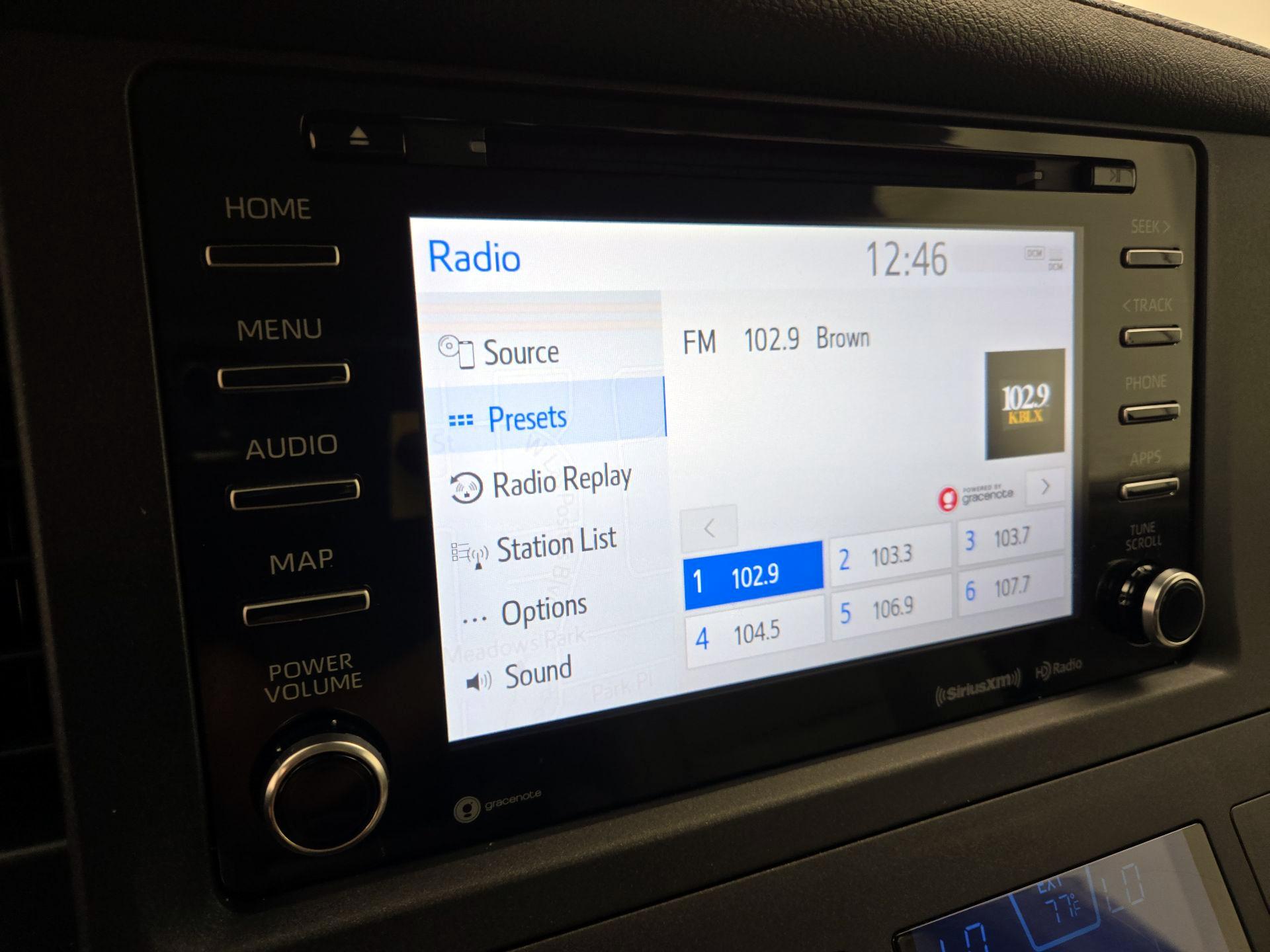 Thumbnail: 2019 Toyota Sienna - 15