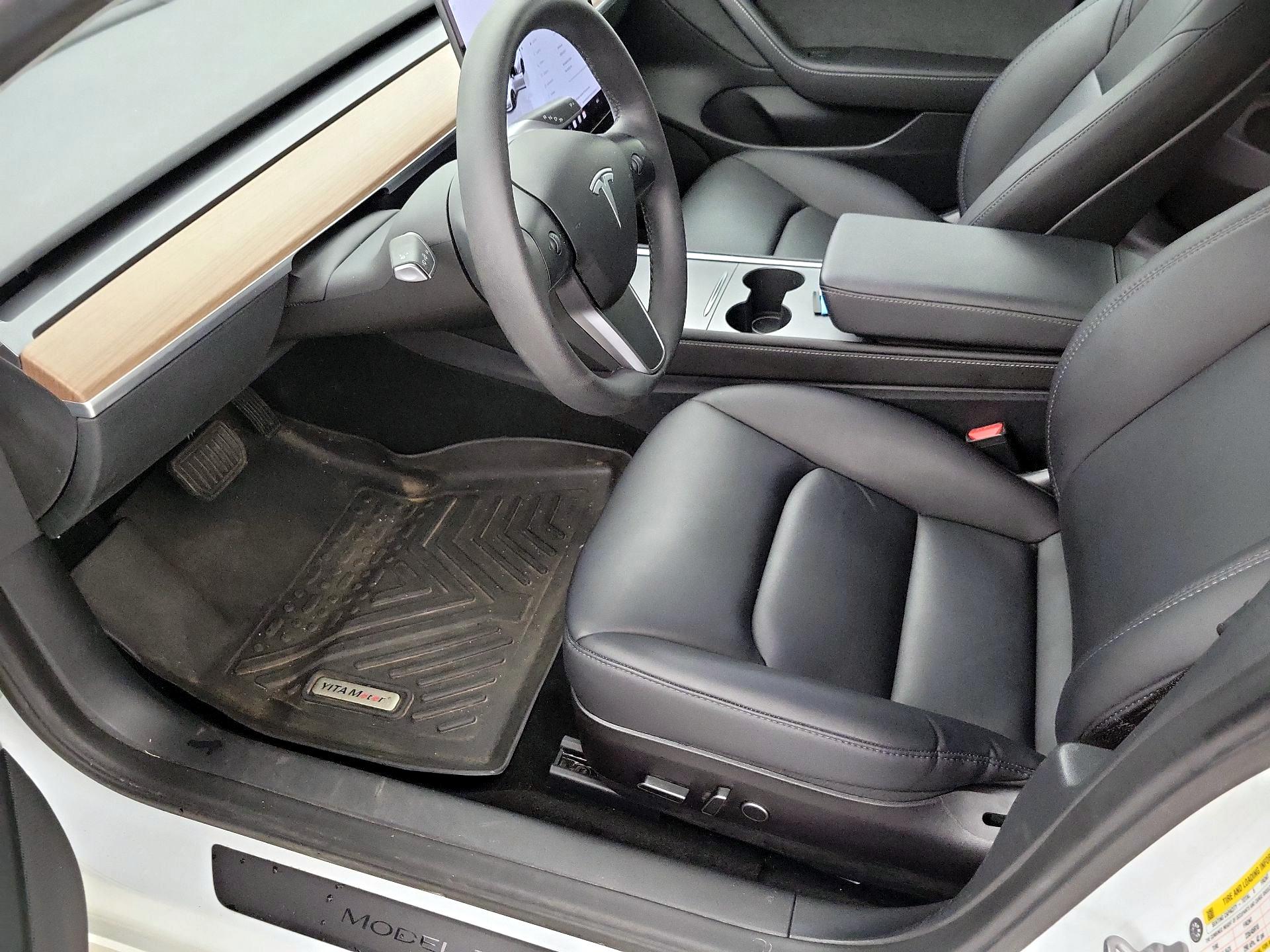 Thumbnail: 2023 Tesla Model 3 - 11