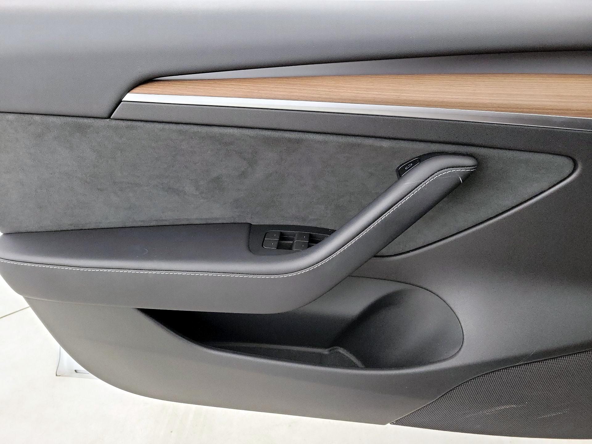 Thumbnail: 2023 Tesla Model 3 - 12