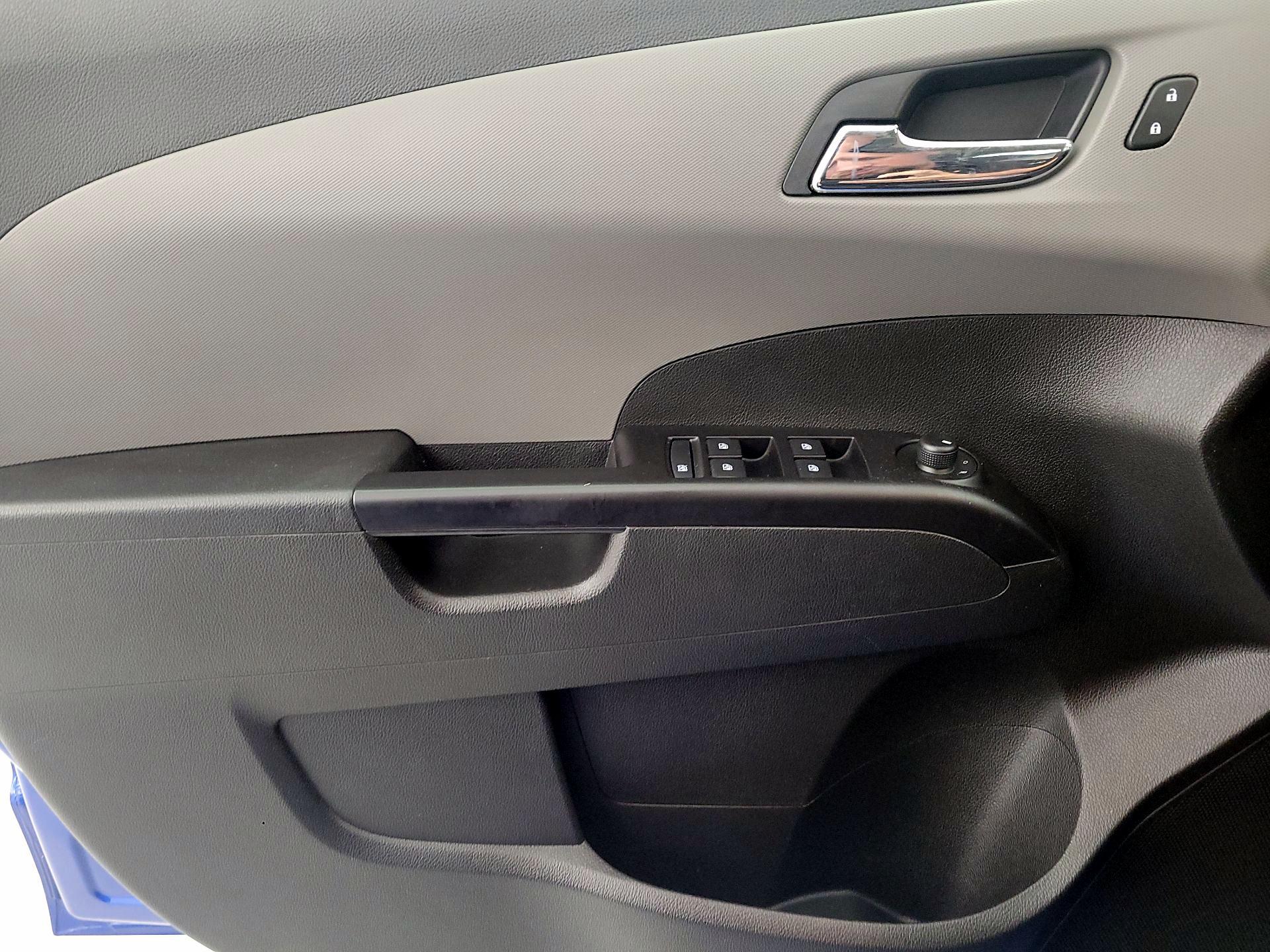 Thumbnail: 2018 Chevrolet Sonic - 12