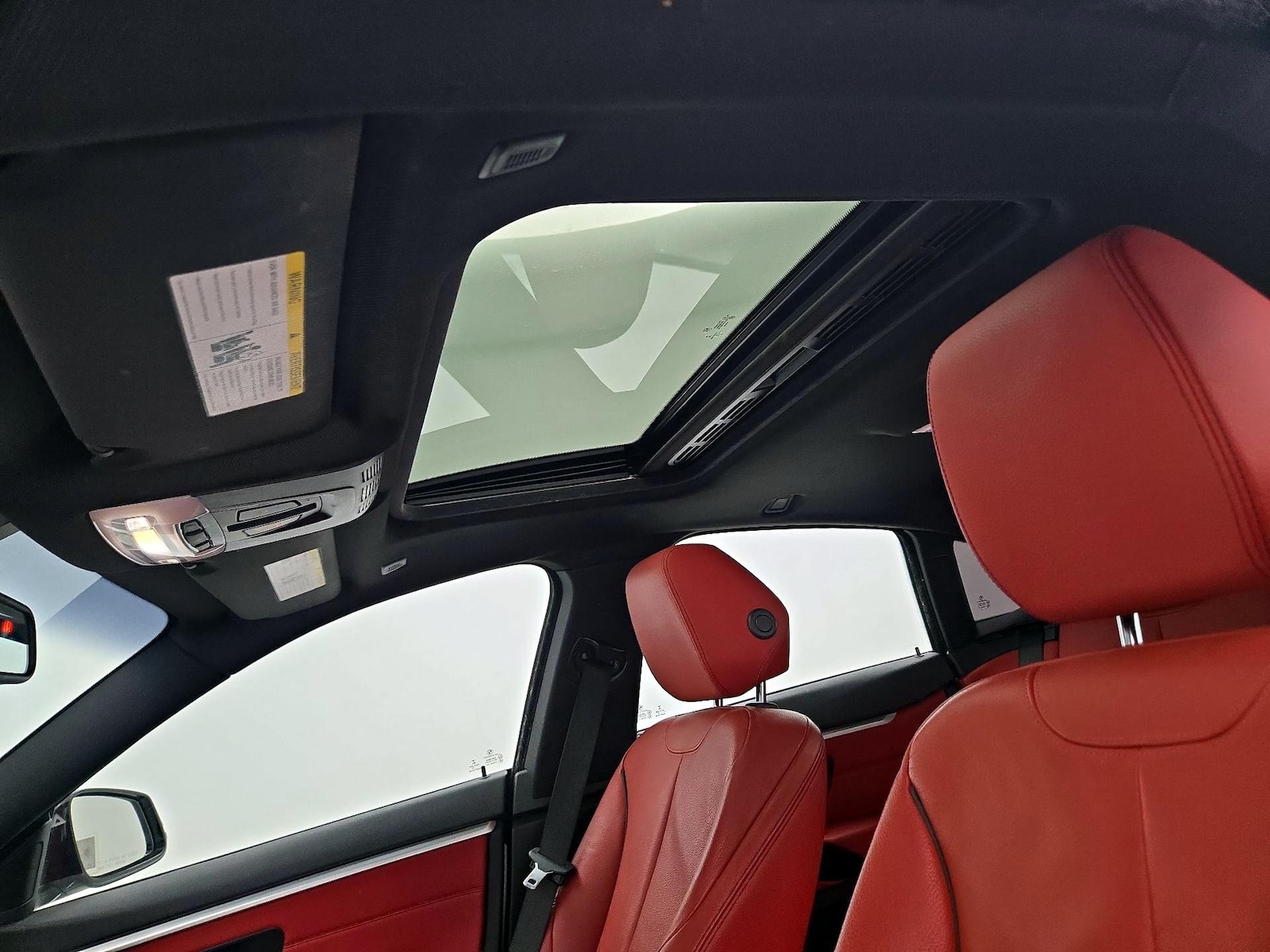 Sunroof(s) & Overhead Airbags