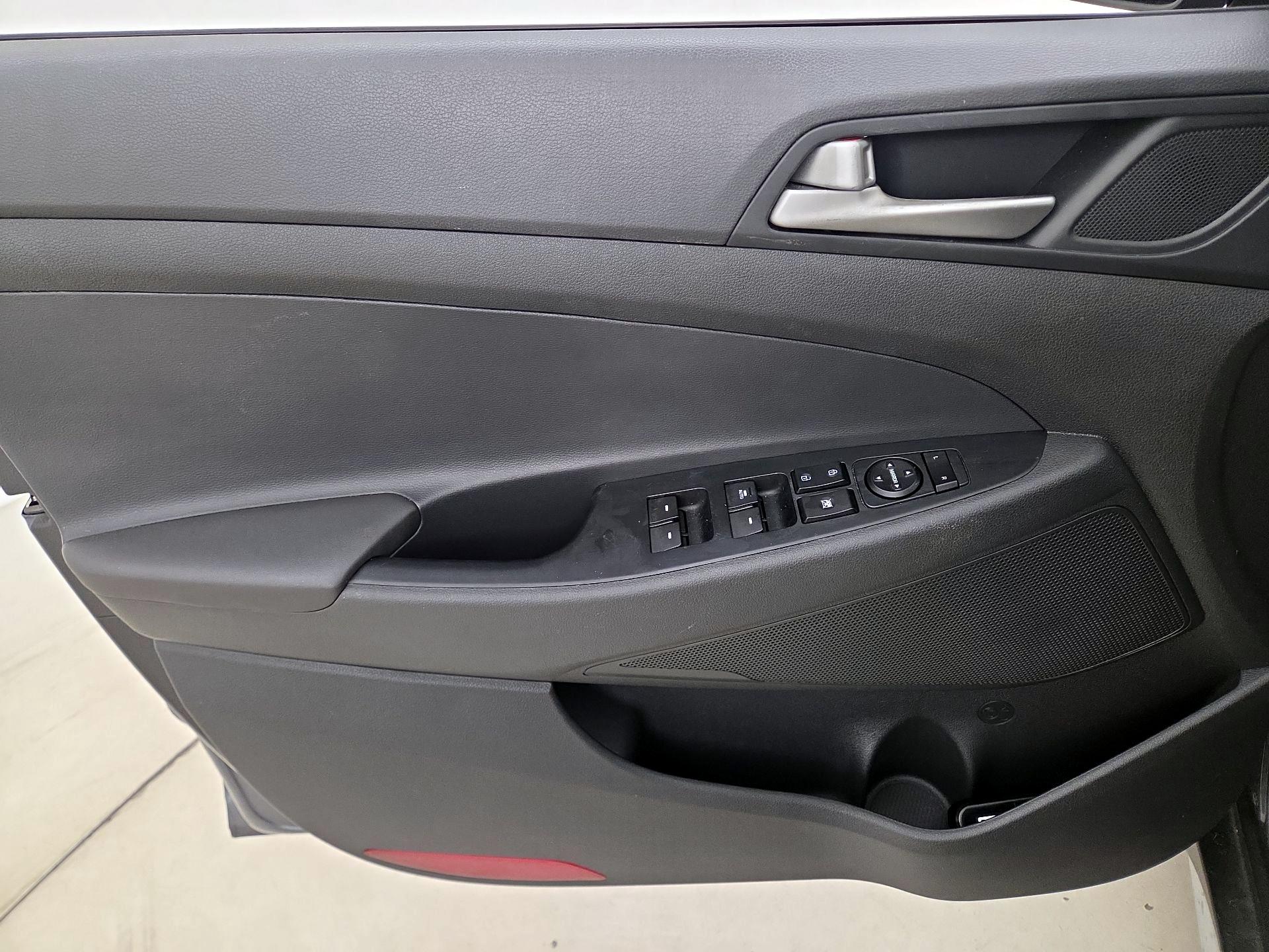 Thumbnail: 2019 Hyundai Tucson - 12