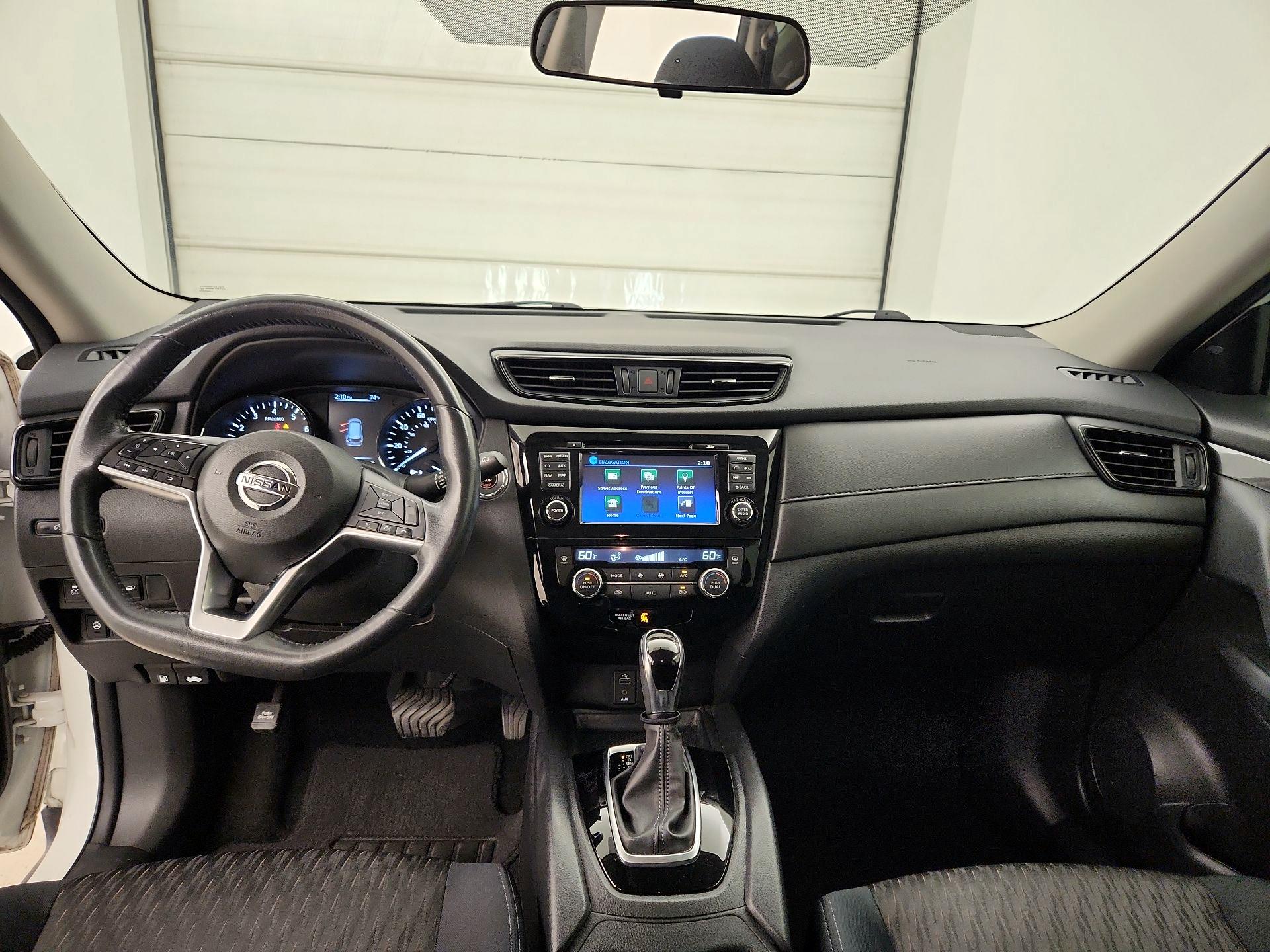 Thumbnail: 2017 Nissan Rogue - 9