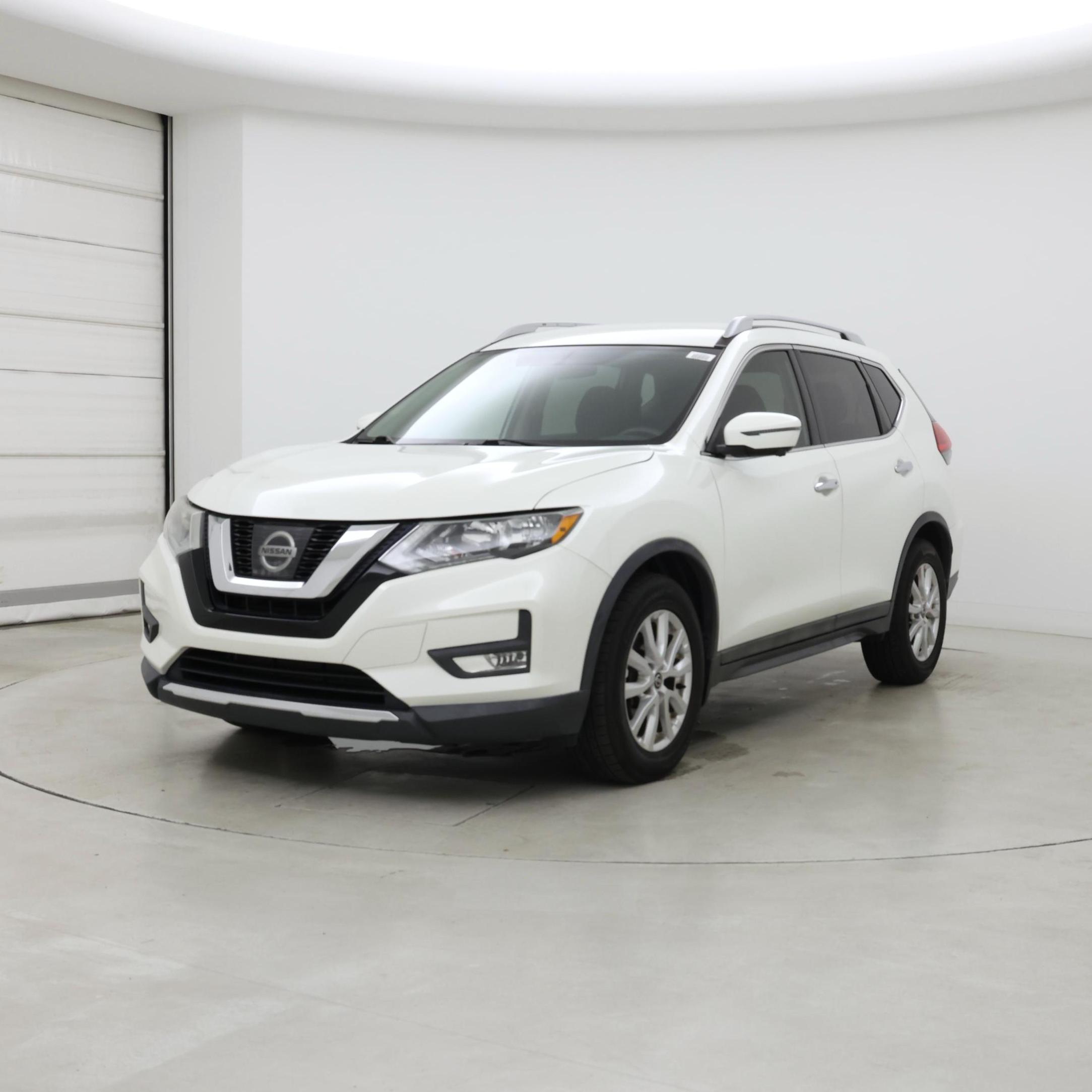 Thumbnail: 2017 Nissan Rogue - 4