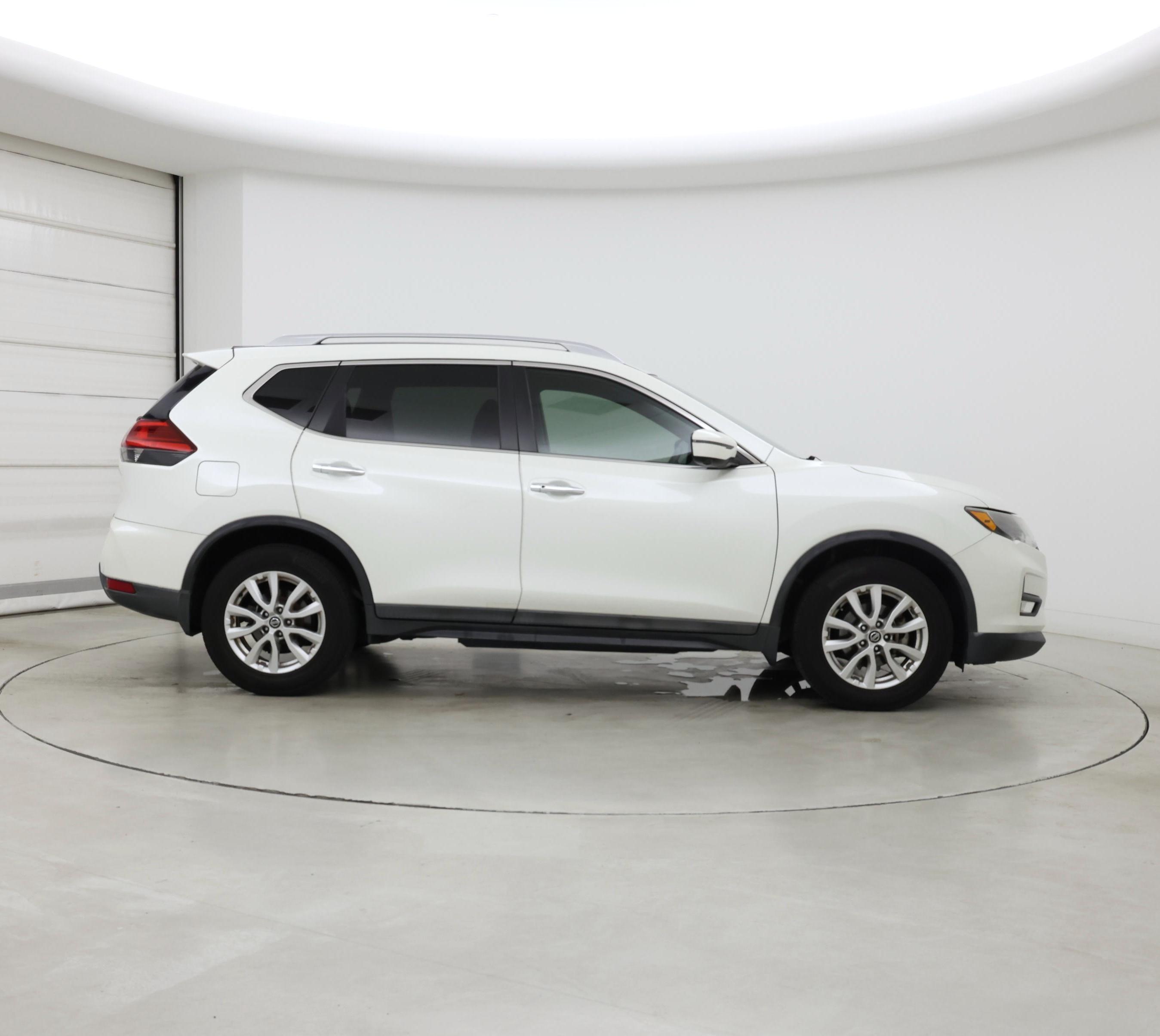 Thumbnail: 2017 Nissan Rogue - 7