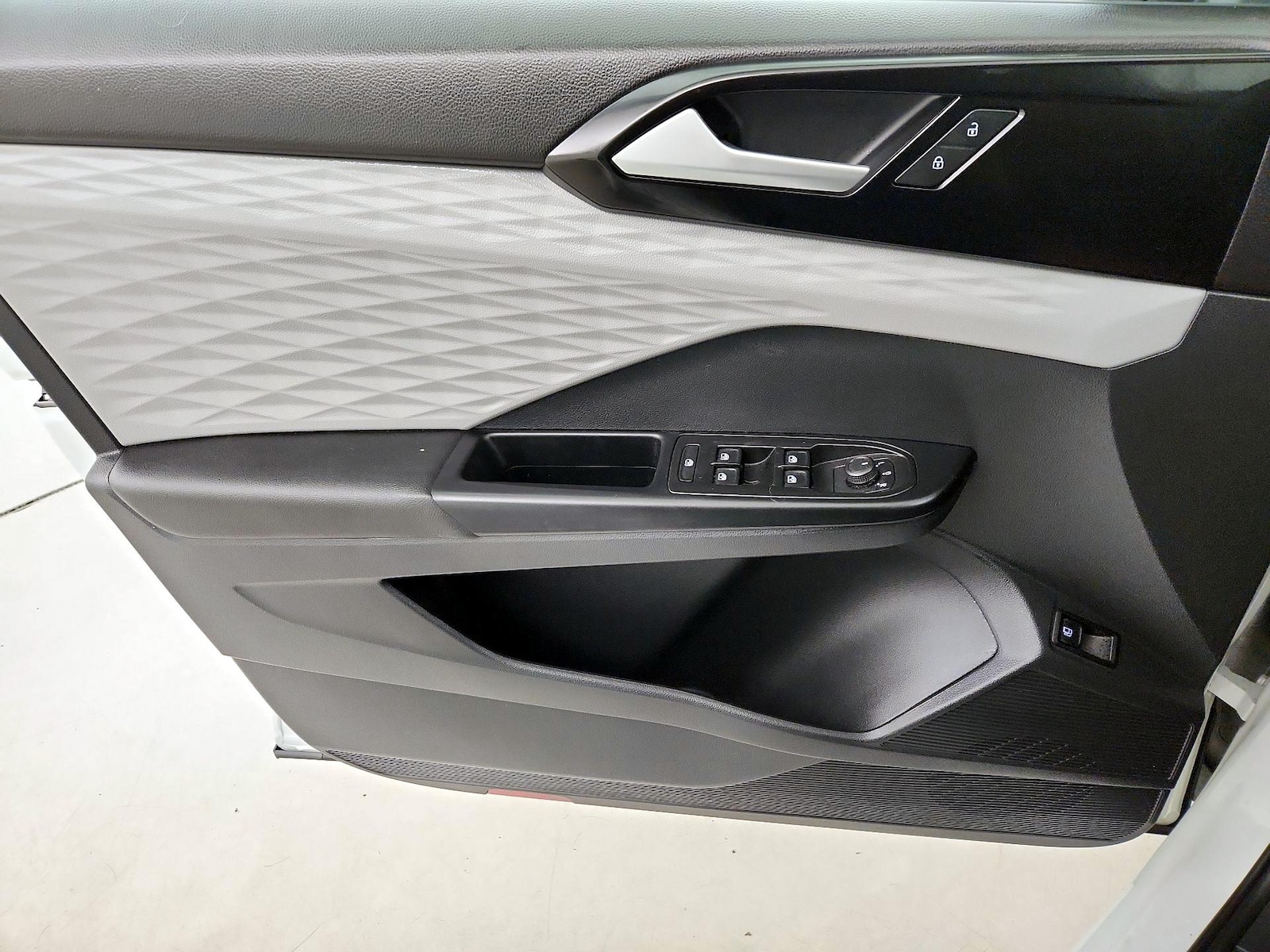 2023 Volkswagen Taos S - Photo 13