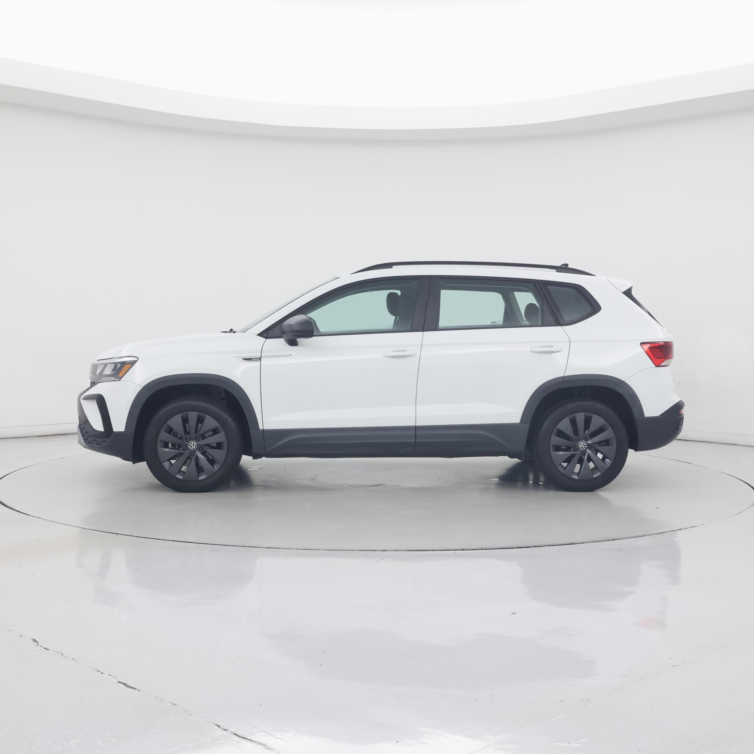 Thumbnail: 2023 Volkswagen Taos - 3