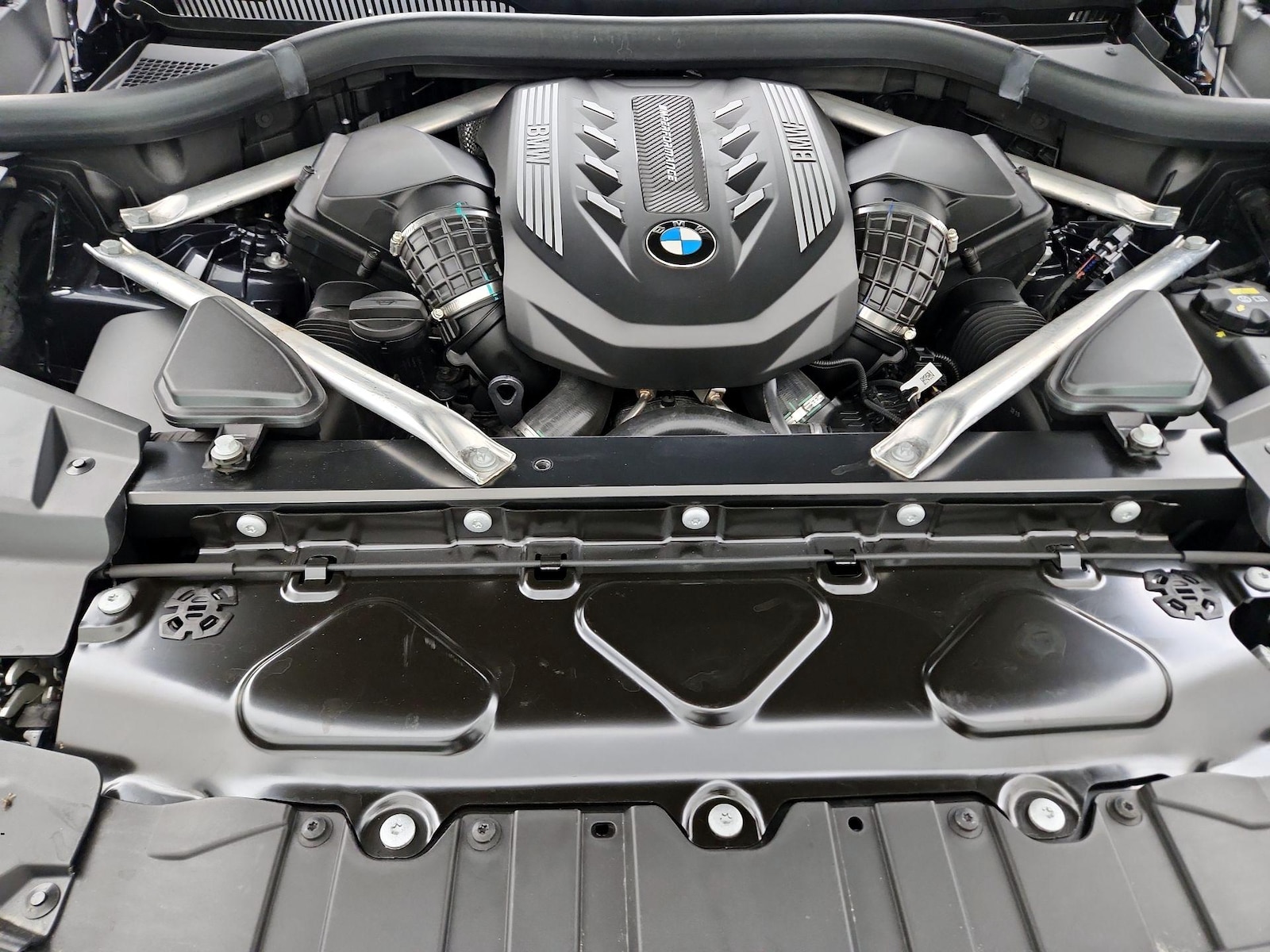 2020 BMW X5 M50i - Photo 24