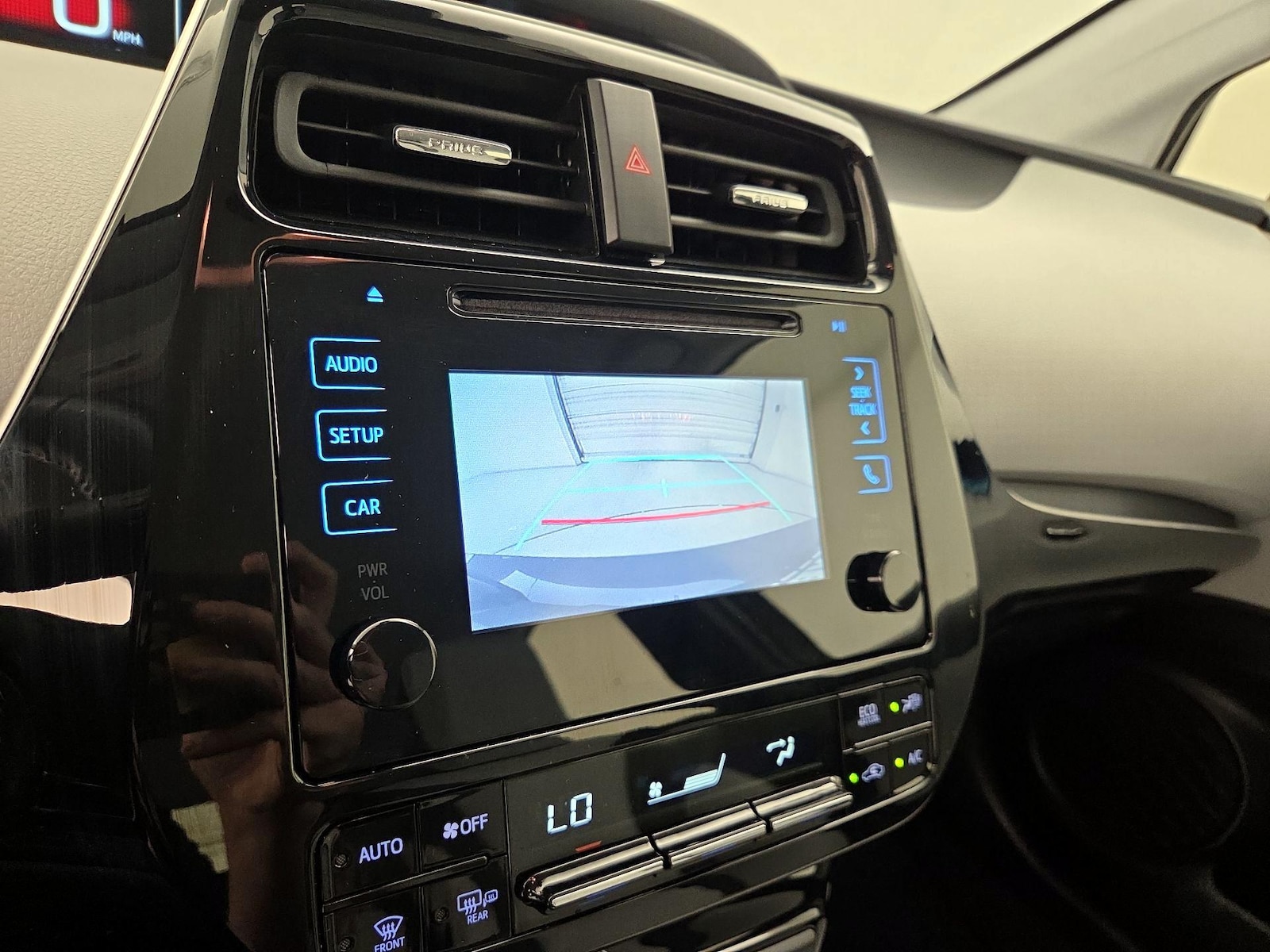 2019 Toyota Prius XLE - Photo 15