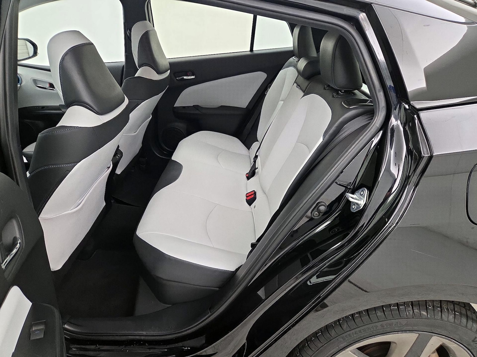 2019 Toyota Prius XLE - Photo 20