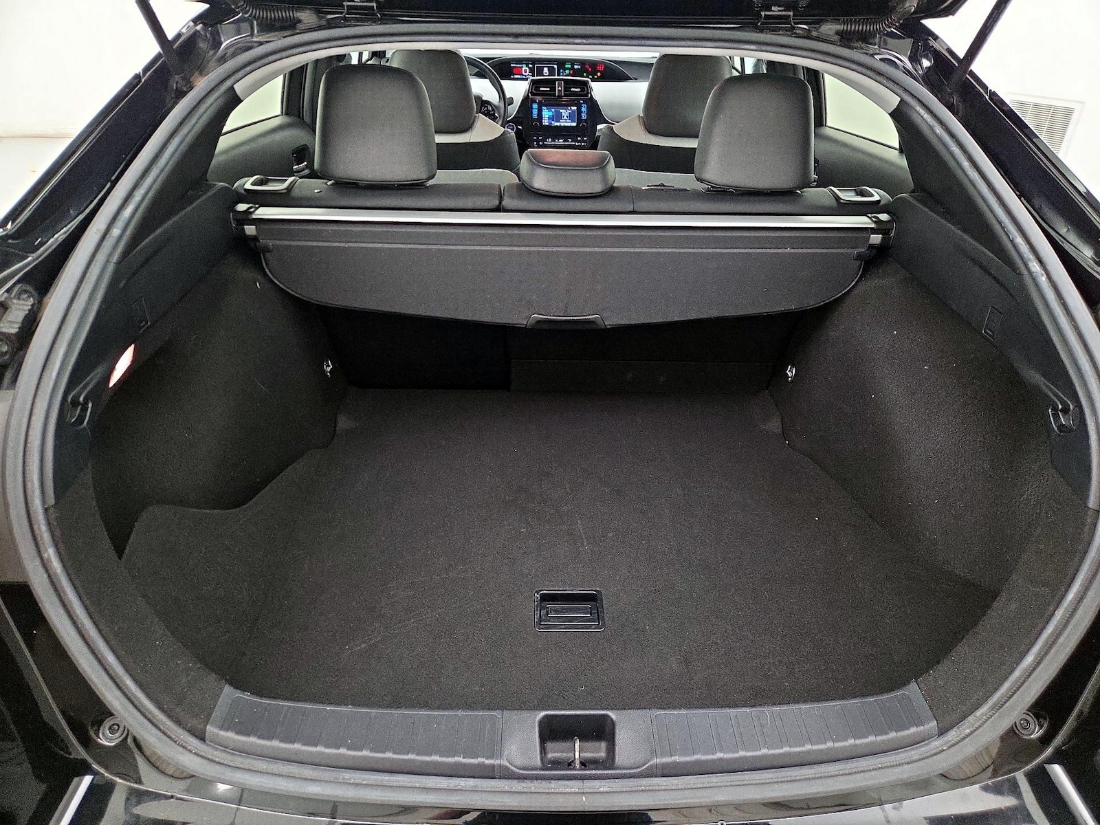 2019 Toyota Prius XLE - Photo 21