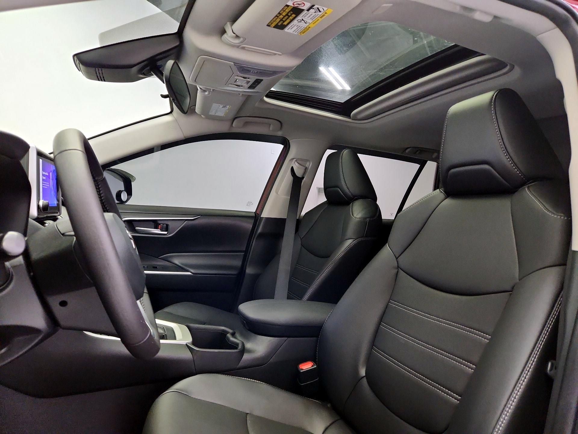 Thumbnail: 2024 Toyota RAV4 - 20