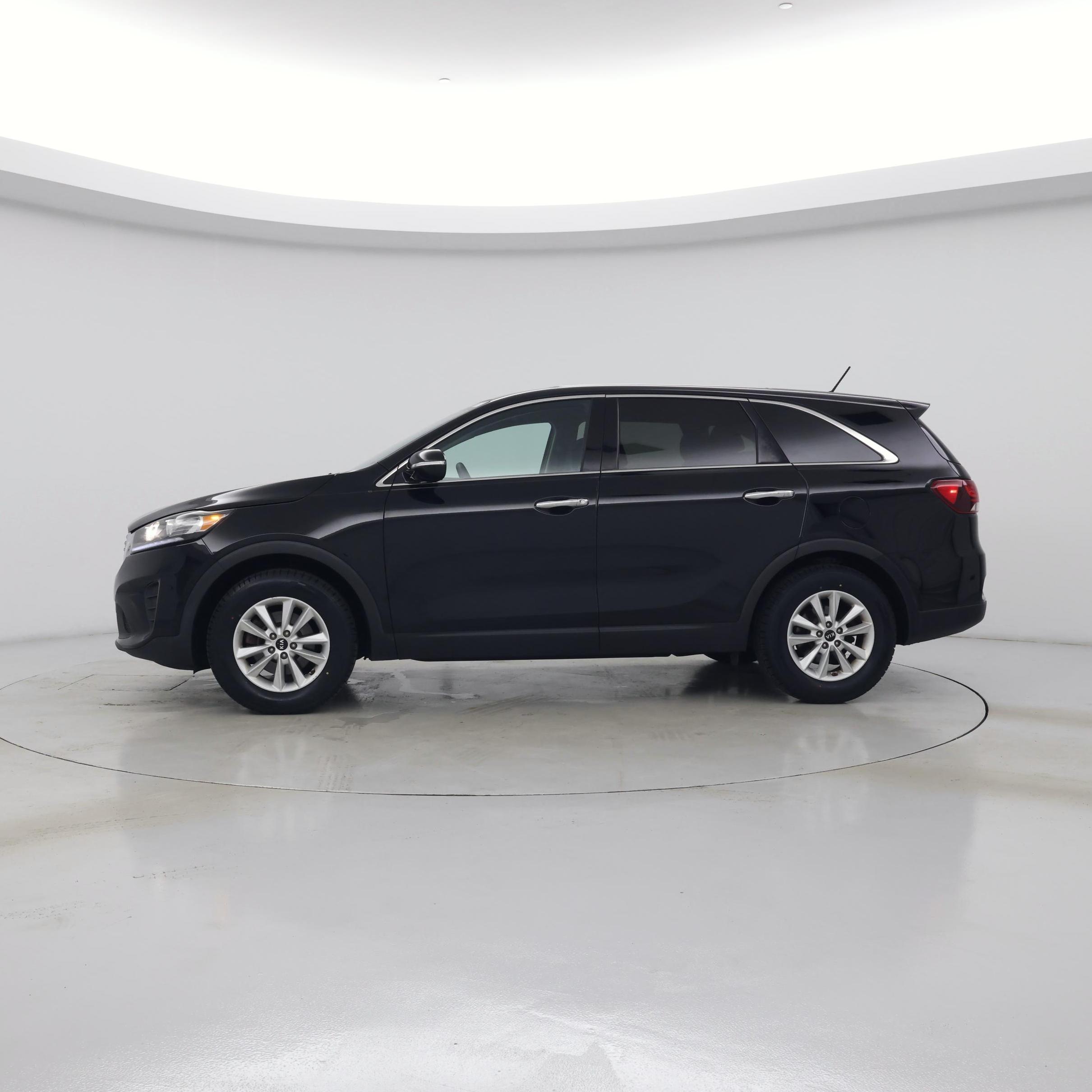 Thumbnail: 2019 Kia Sorento - 3