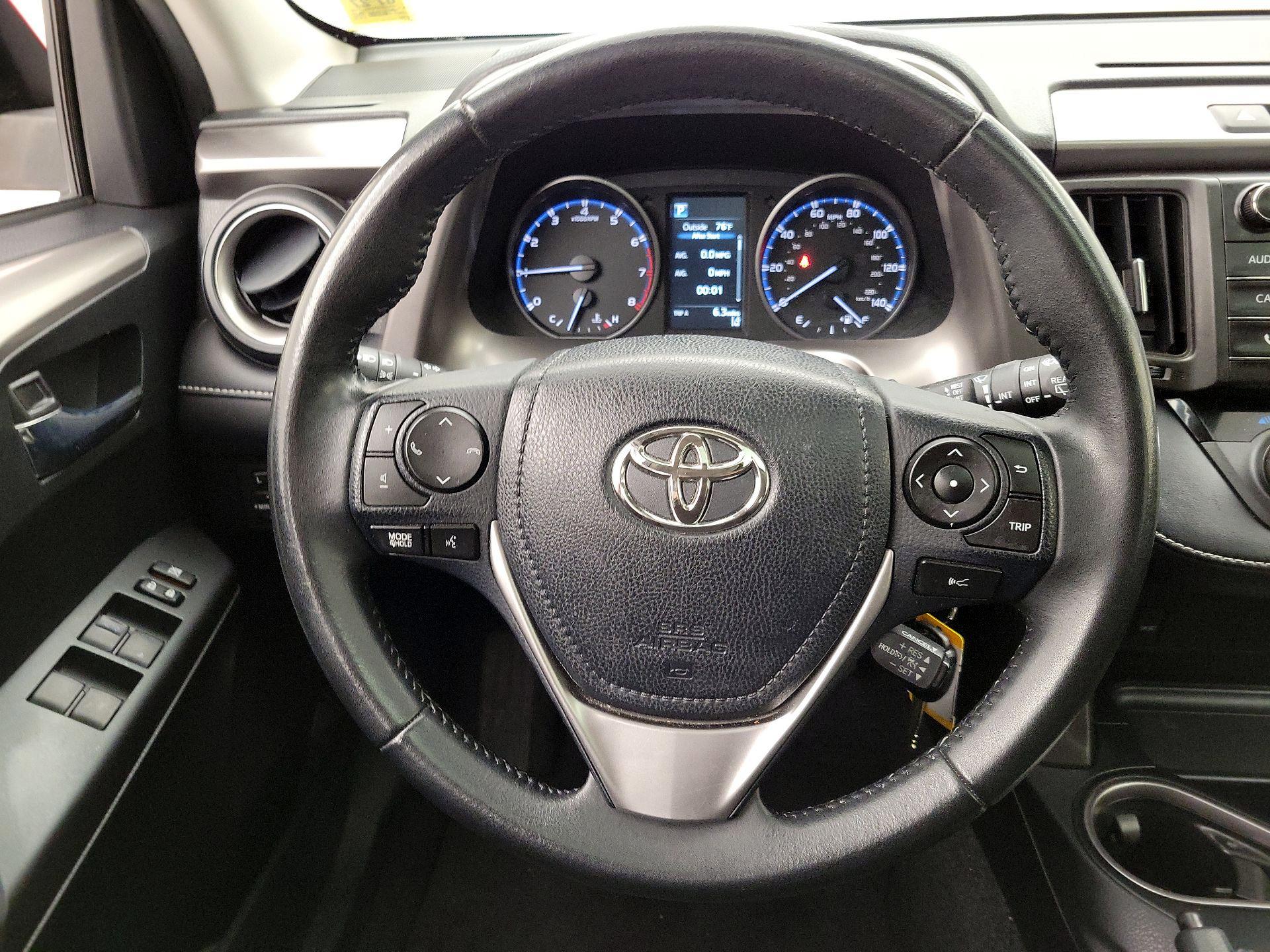 Thumbnail: 2017 Toyota RAV4 - 10