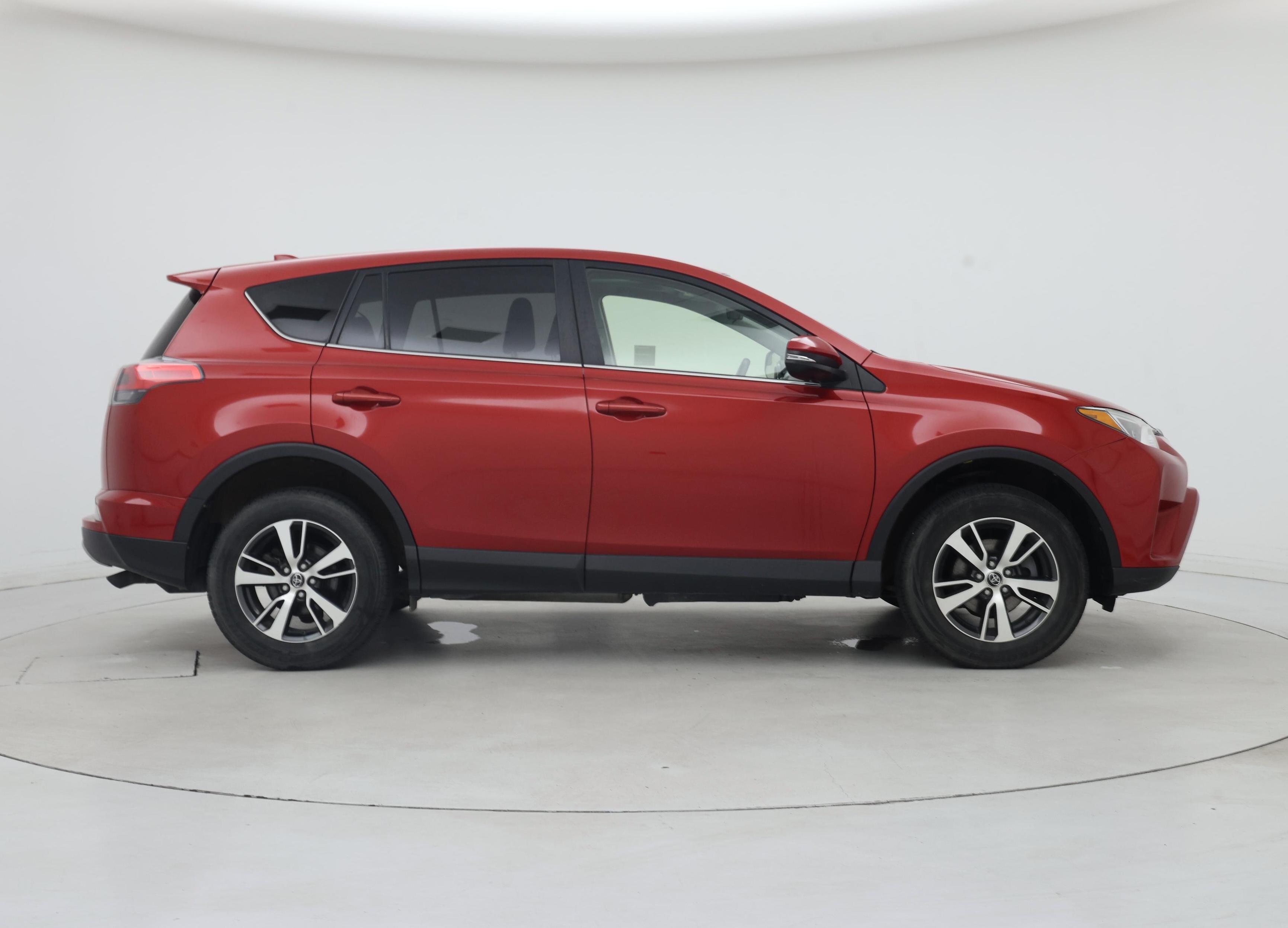 Thumbnail: 2017 Toyota RAV4 - 7