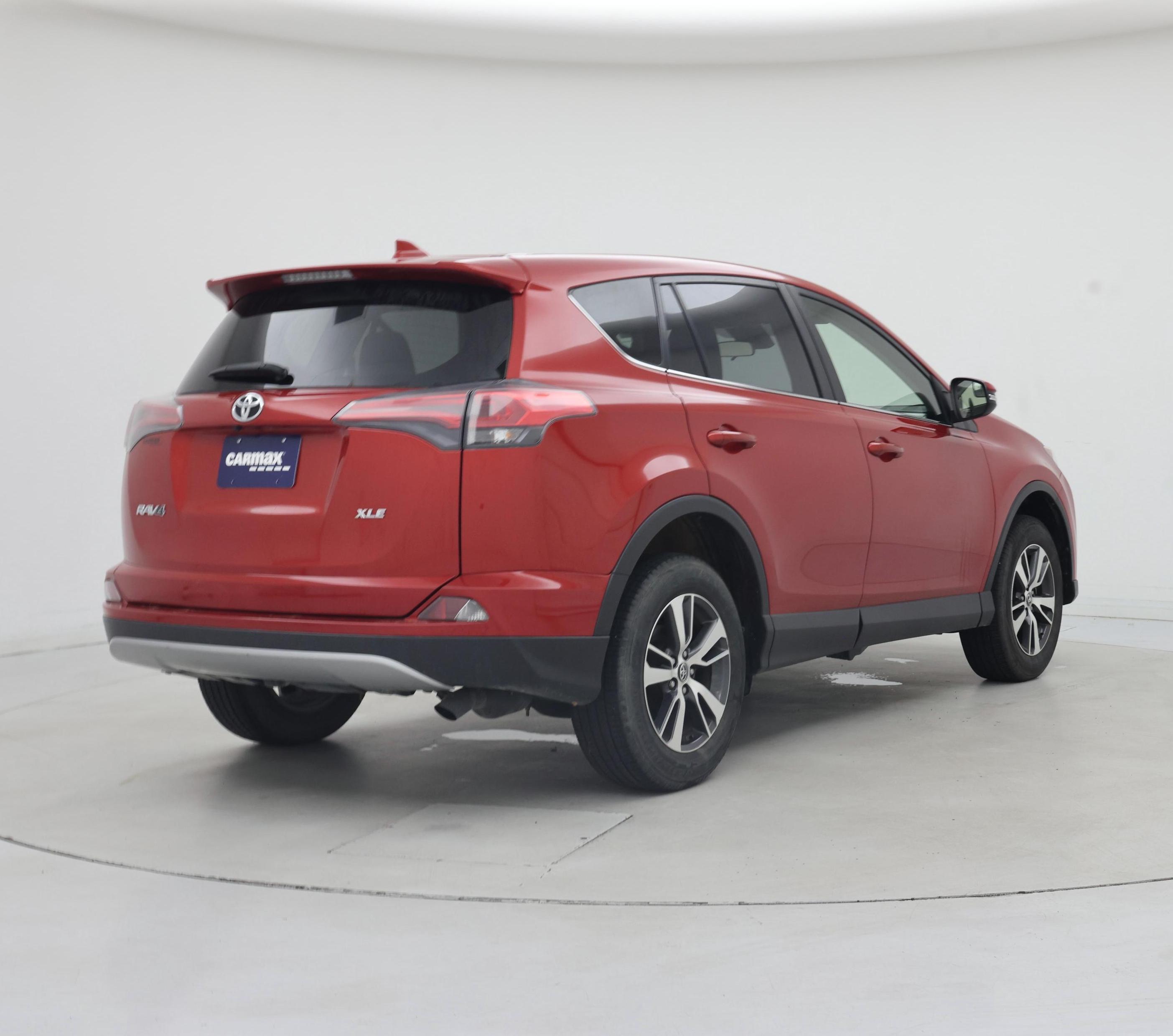 Thumbnail: 2017 Toyota RAV4 - 8
