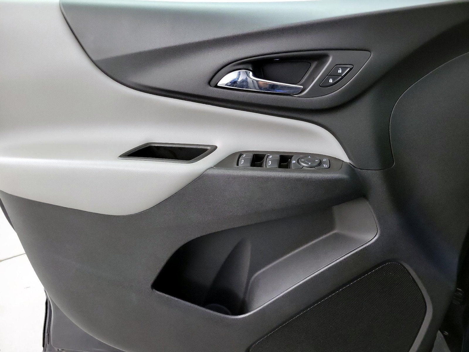 2021 Chevrolet Equinox LS - Photo 11