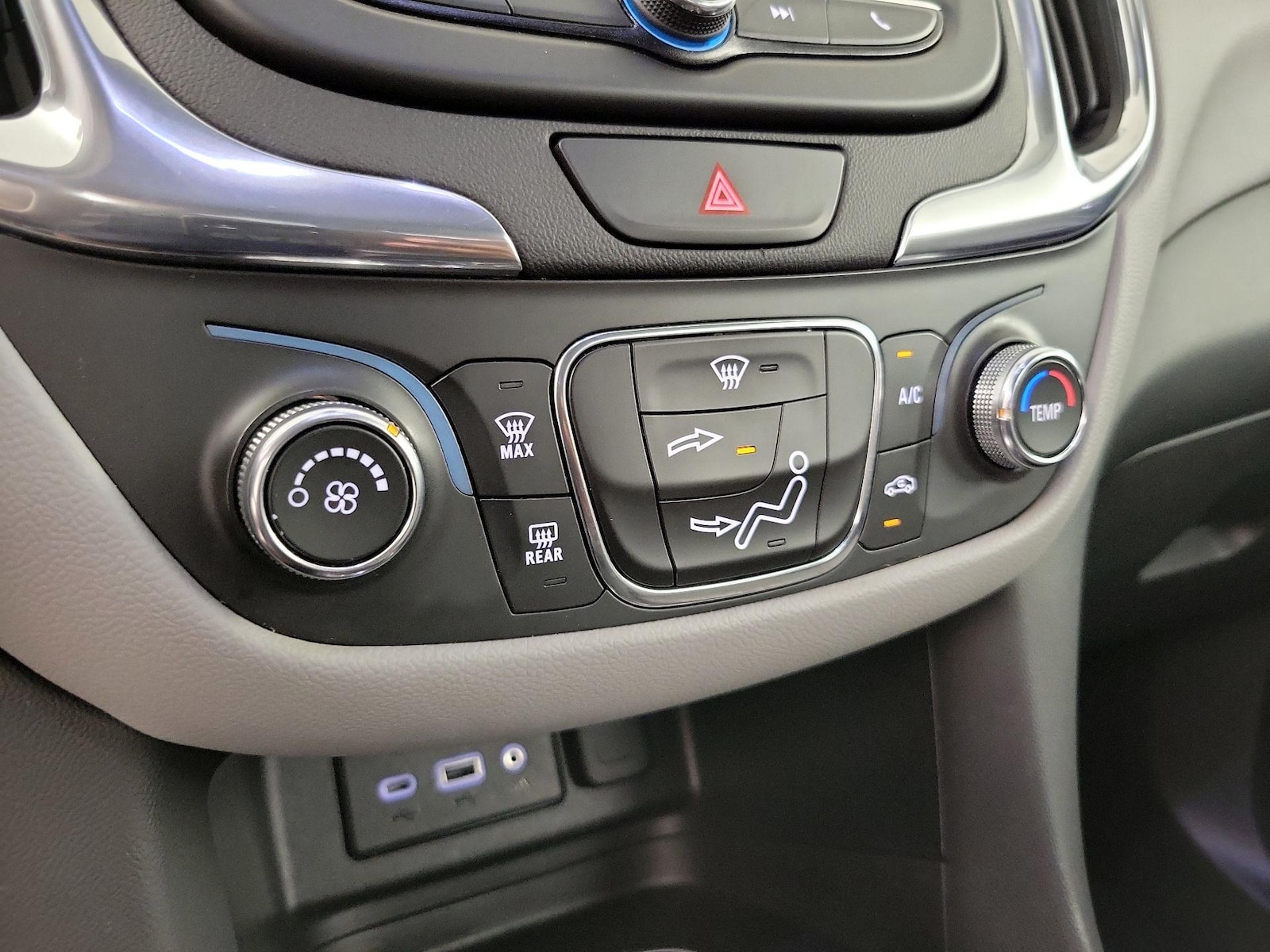 2021 Chevrolet Equinox LS - Photo 15
