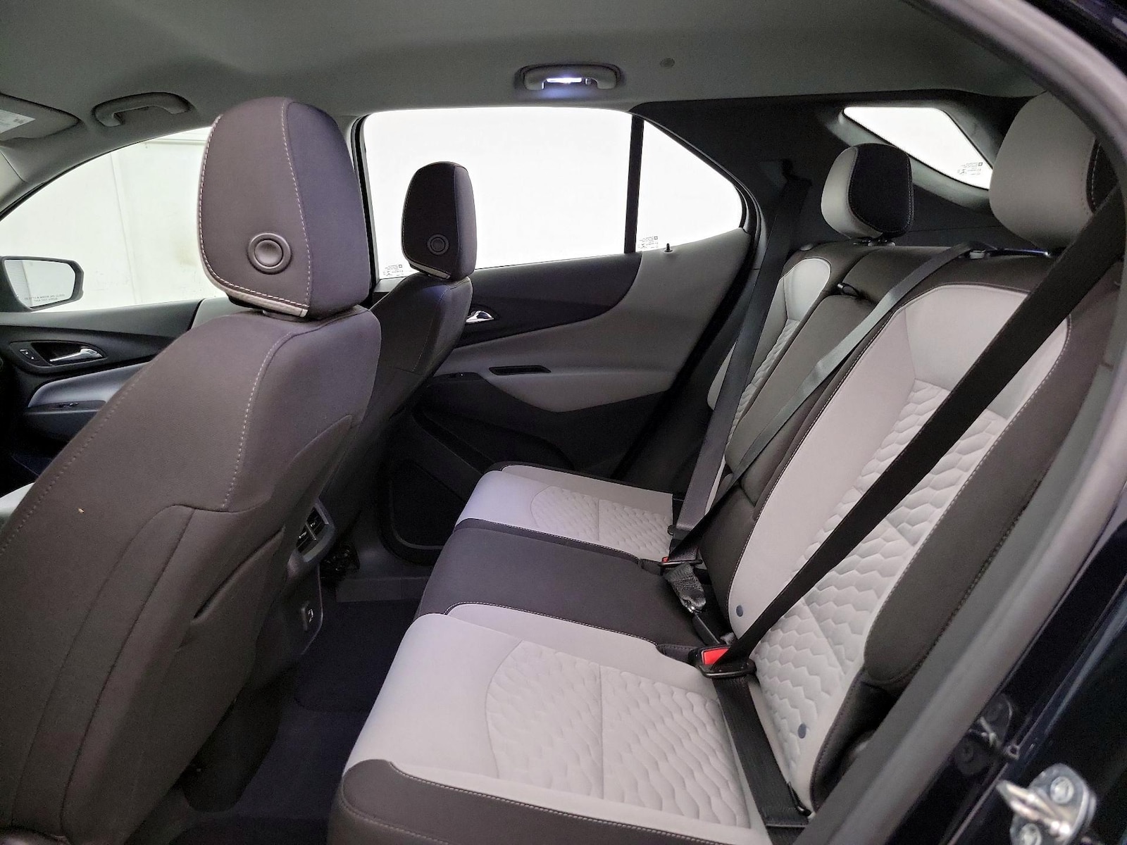2021 Chevrolet Equinox LS - Photo 18