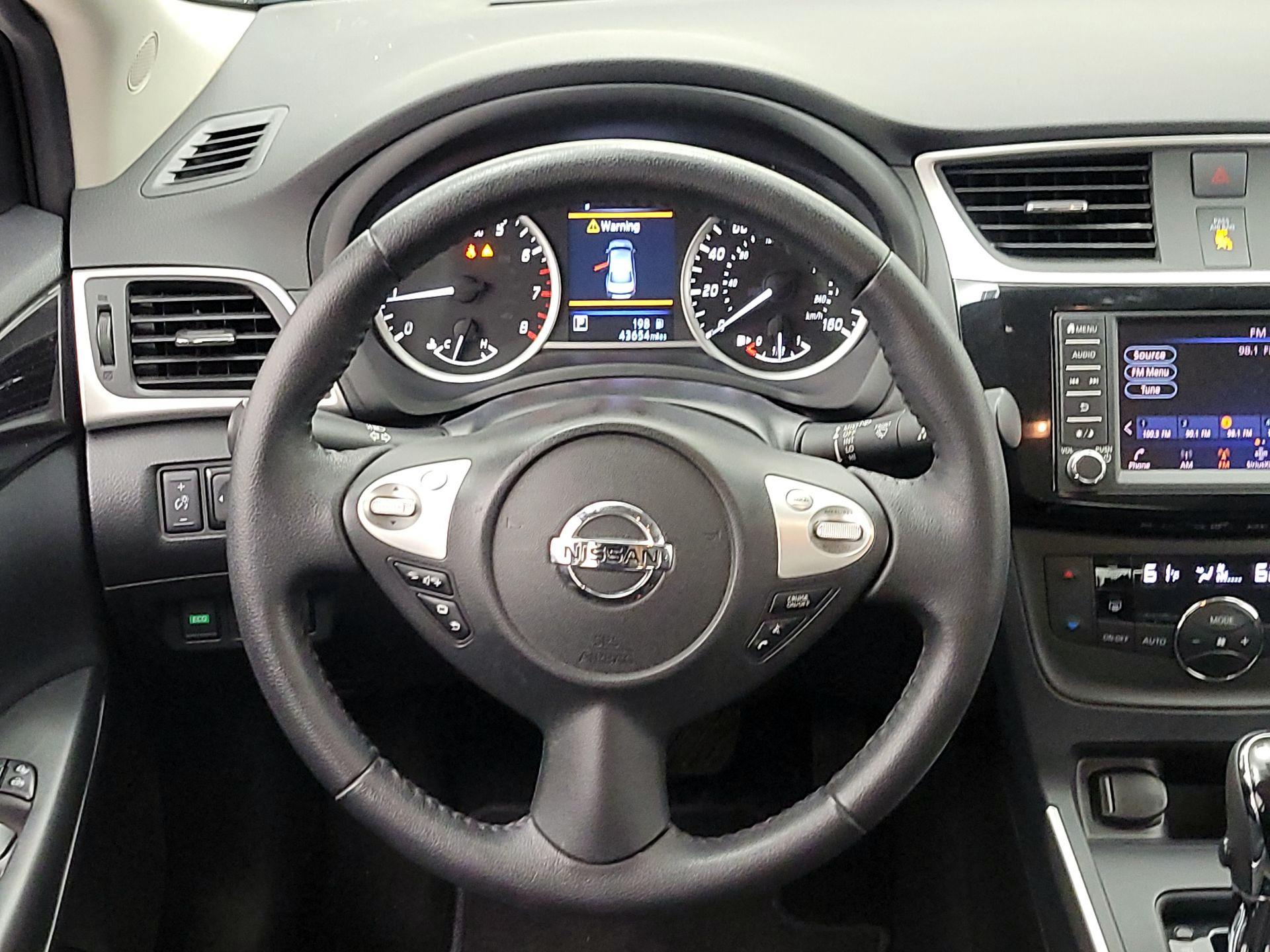 Thumbnail: 2019 Nissan Sentra - 10