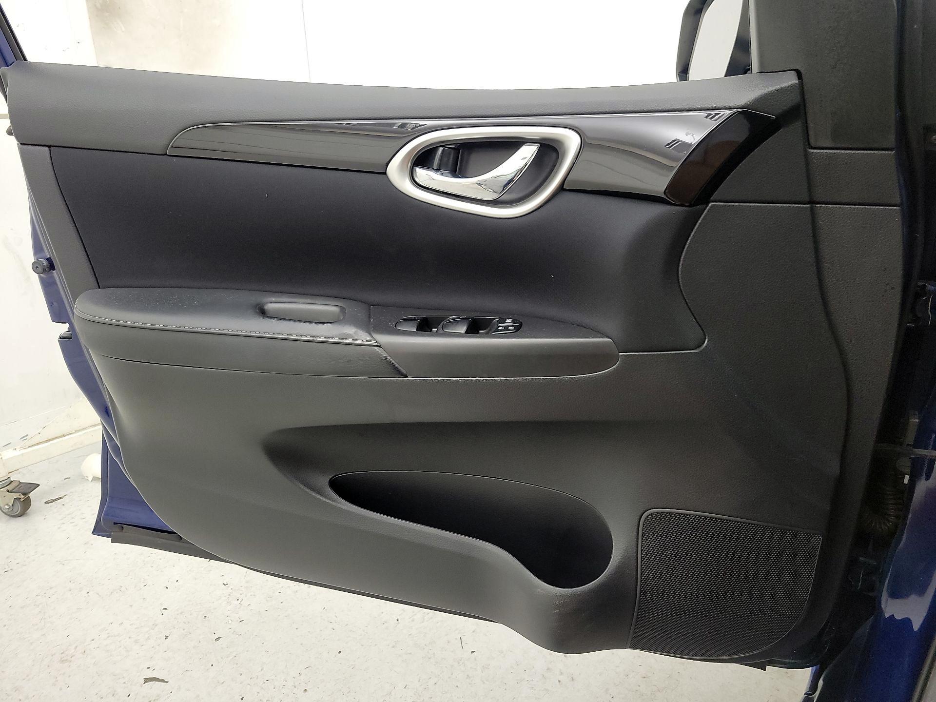 Thumbnail: 2019 Nissan Sentra - 12