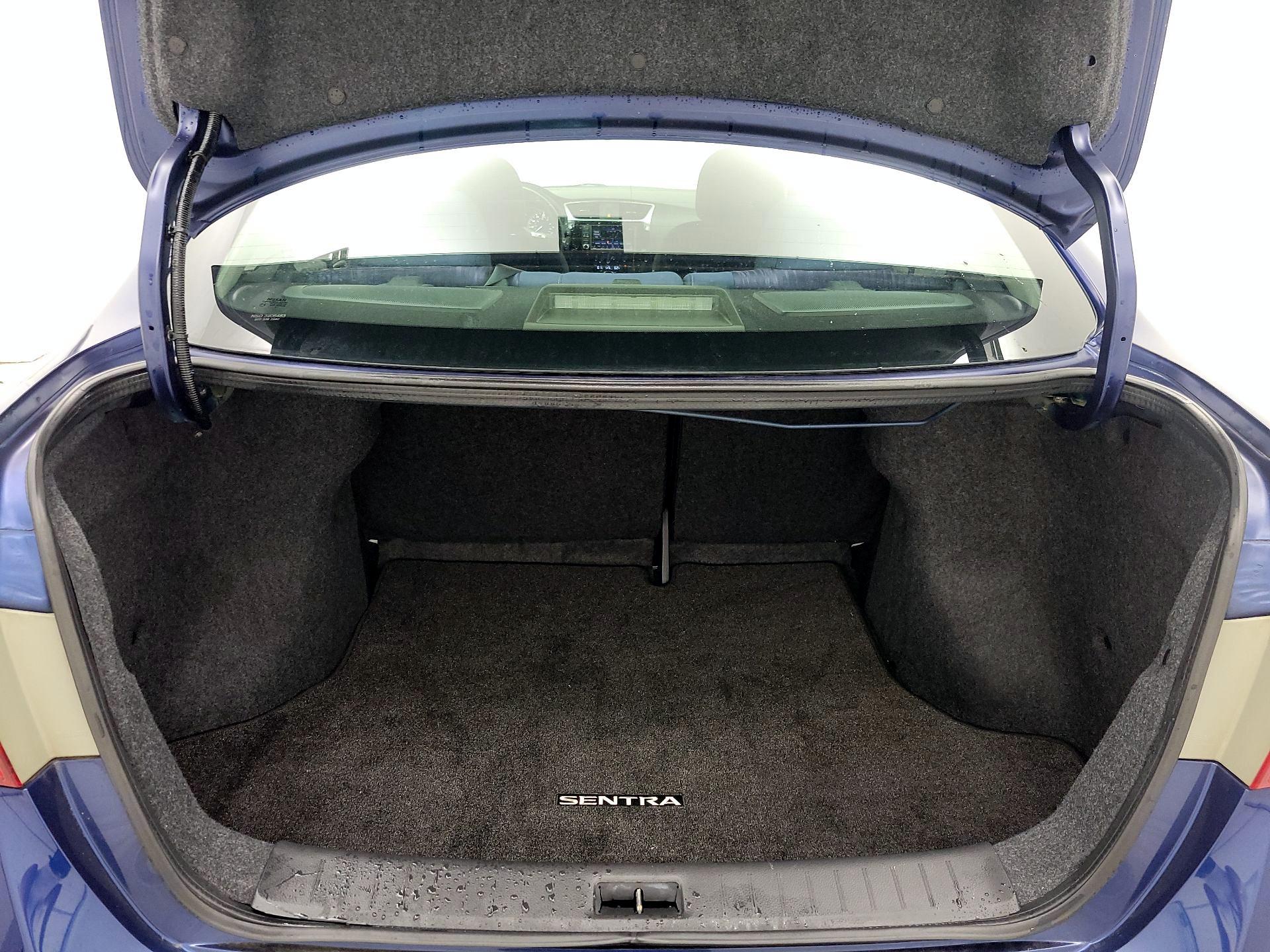 Thumbnail: 2019 Nissan Sentra - 19