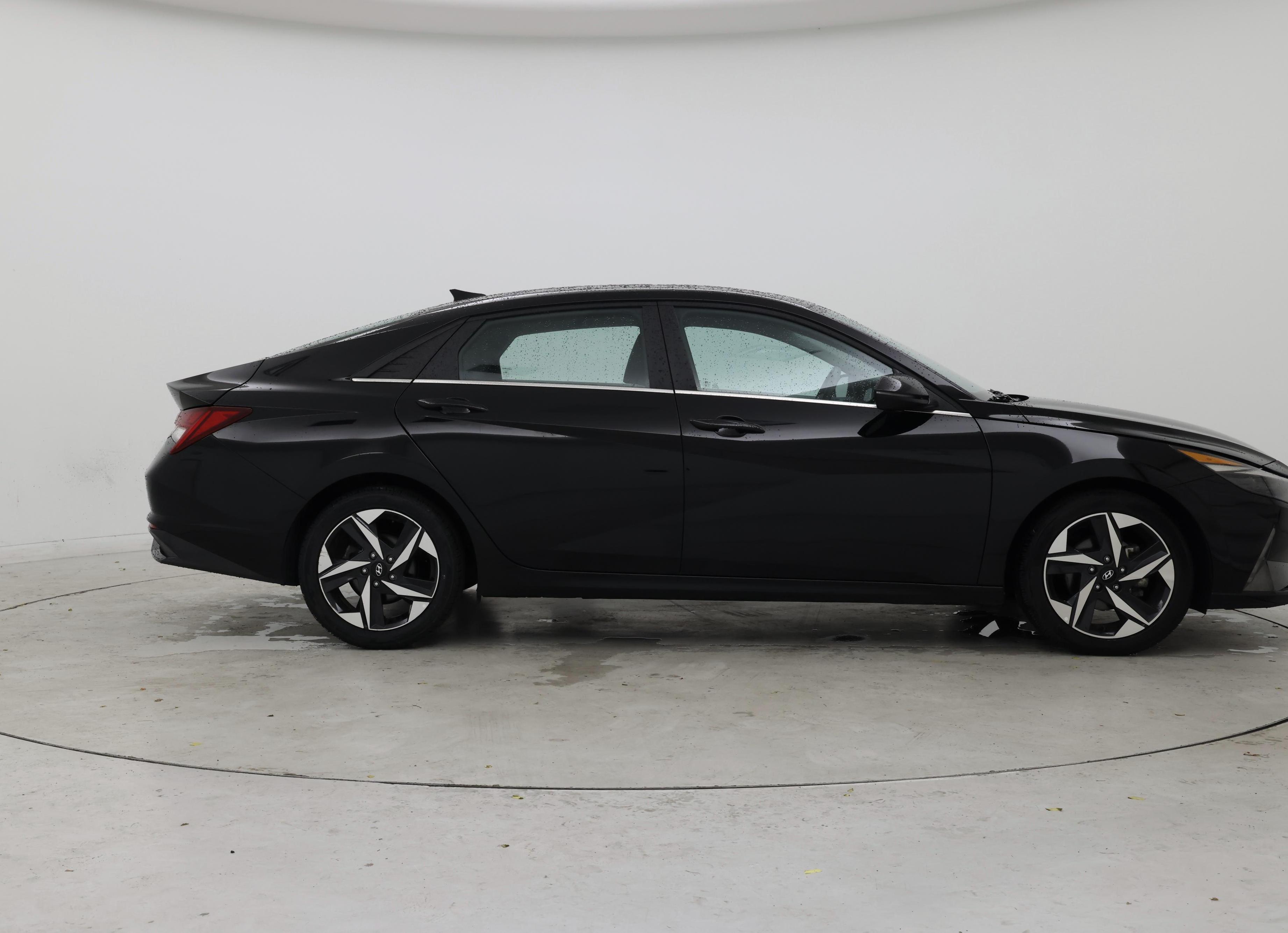 Thumbnail: 2023 Hyundai Elantra - 7