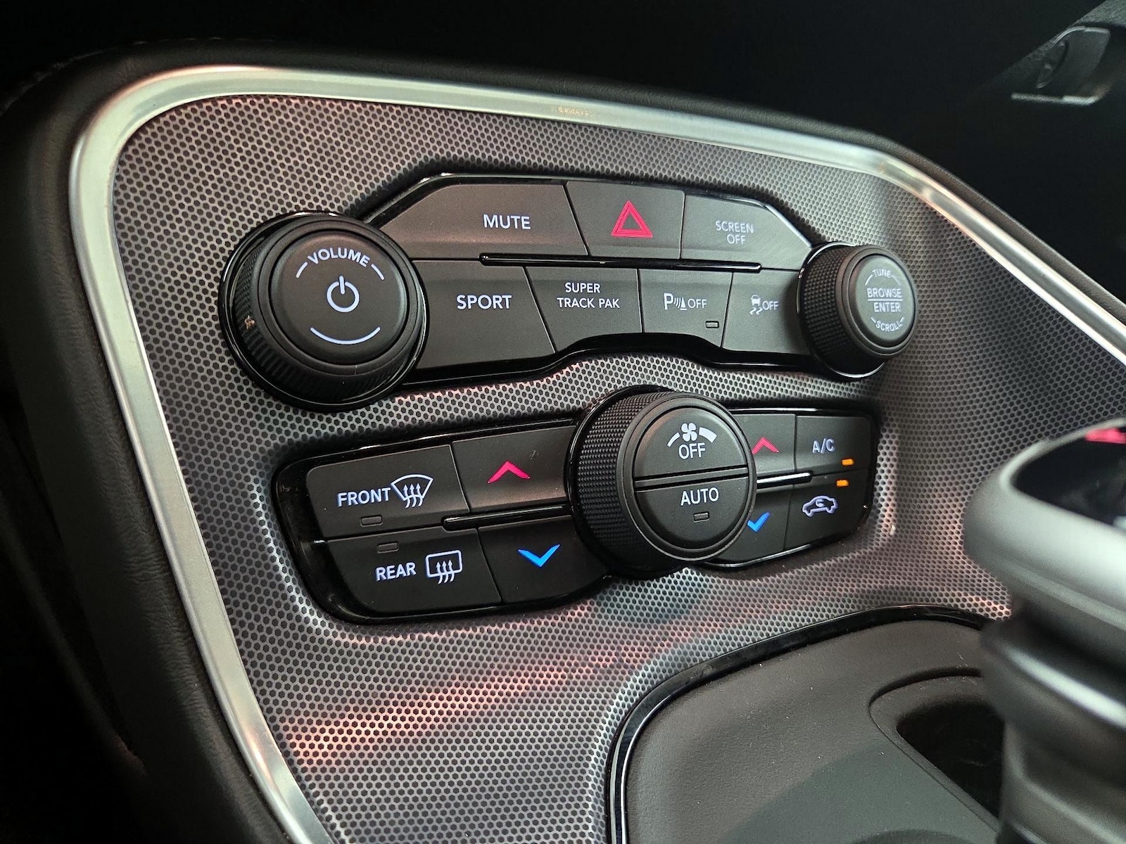 2018 Dodge Challenger Scat Pack - Photo 18
