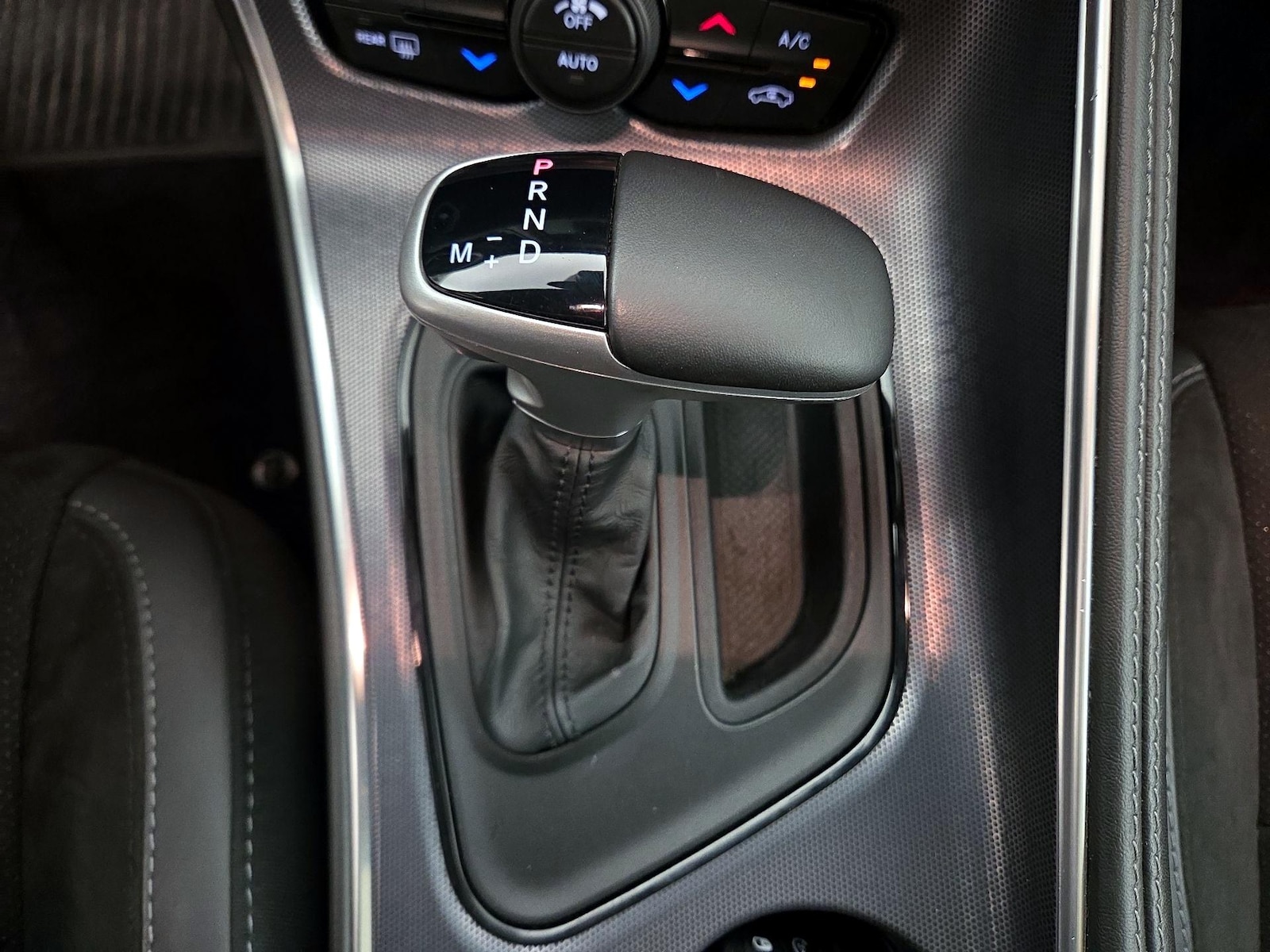 2018 Dodge Challenger Scat Pack - Photo 19