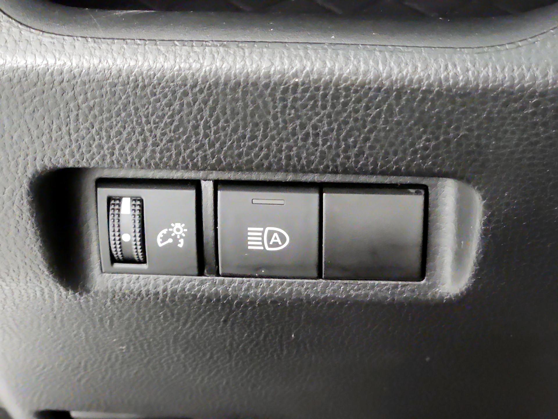 Thumbnail: 2022 Toyota RAV4 - 13