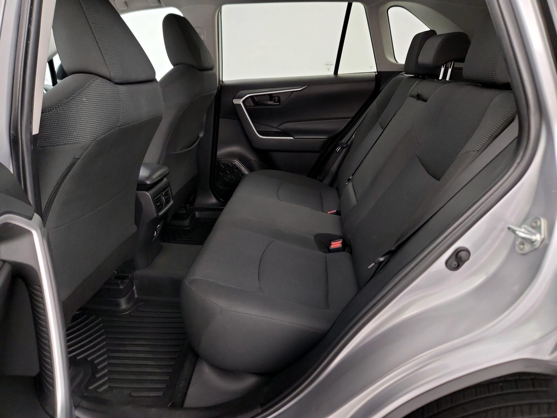 Thumbnail: 2022 Toyota RAV4 - 20