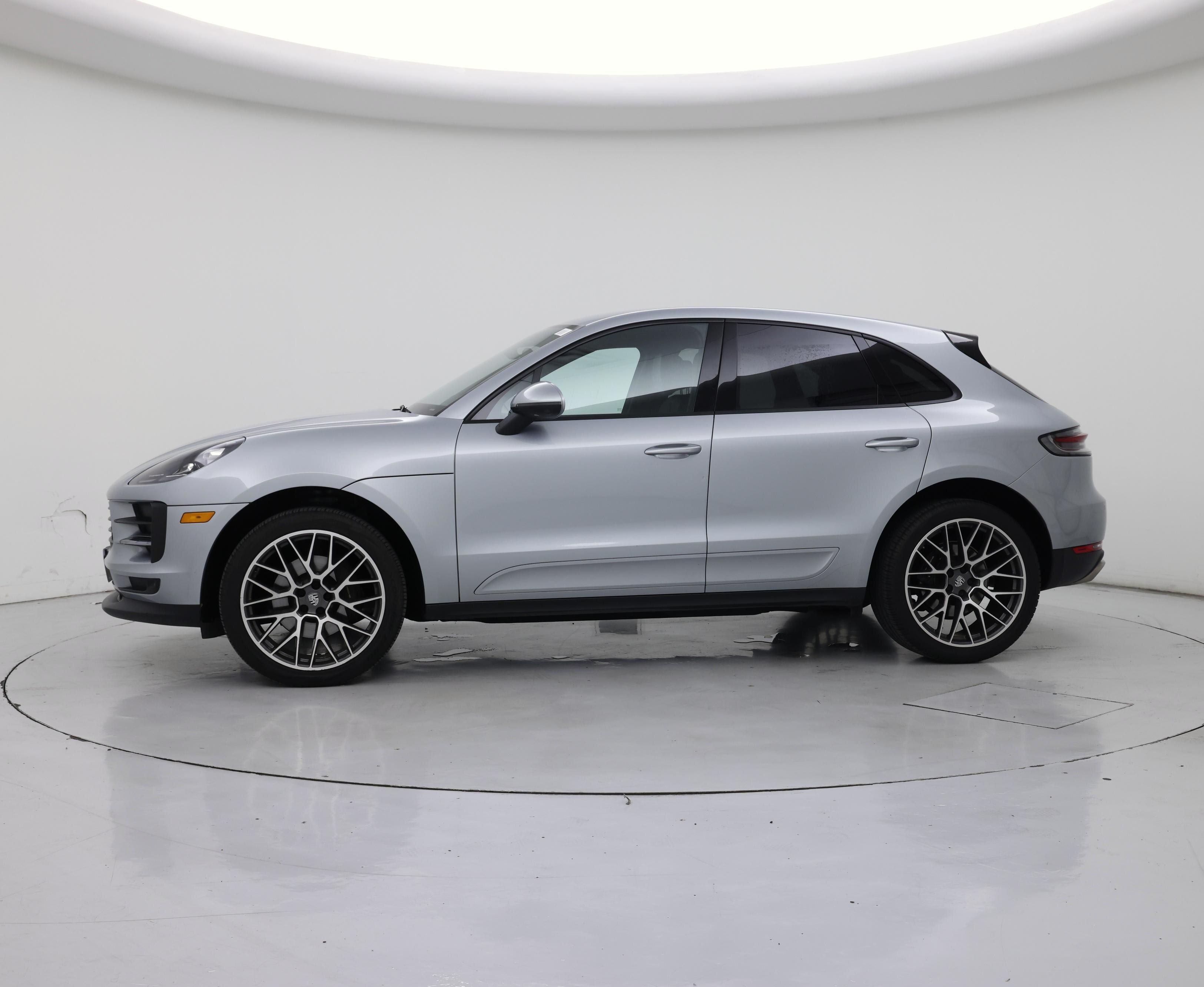 Thumbnail: 2020 Porsche Macan - 3