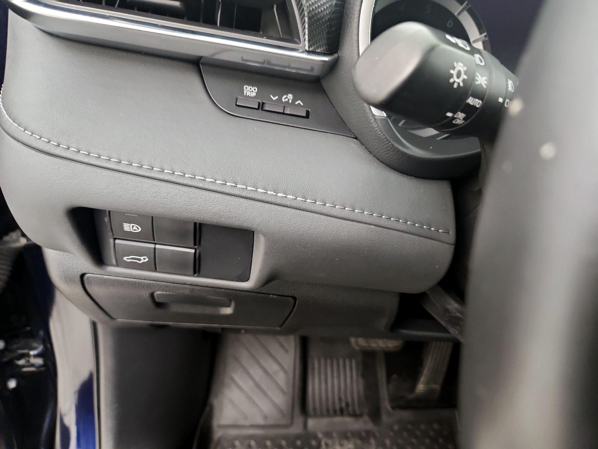 Thumbnail: 2021 Toyota Highlander - 11
