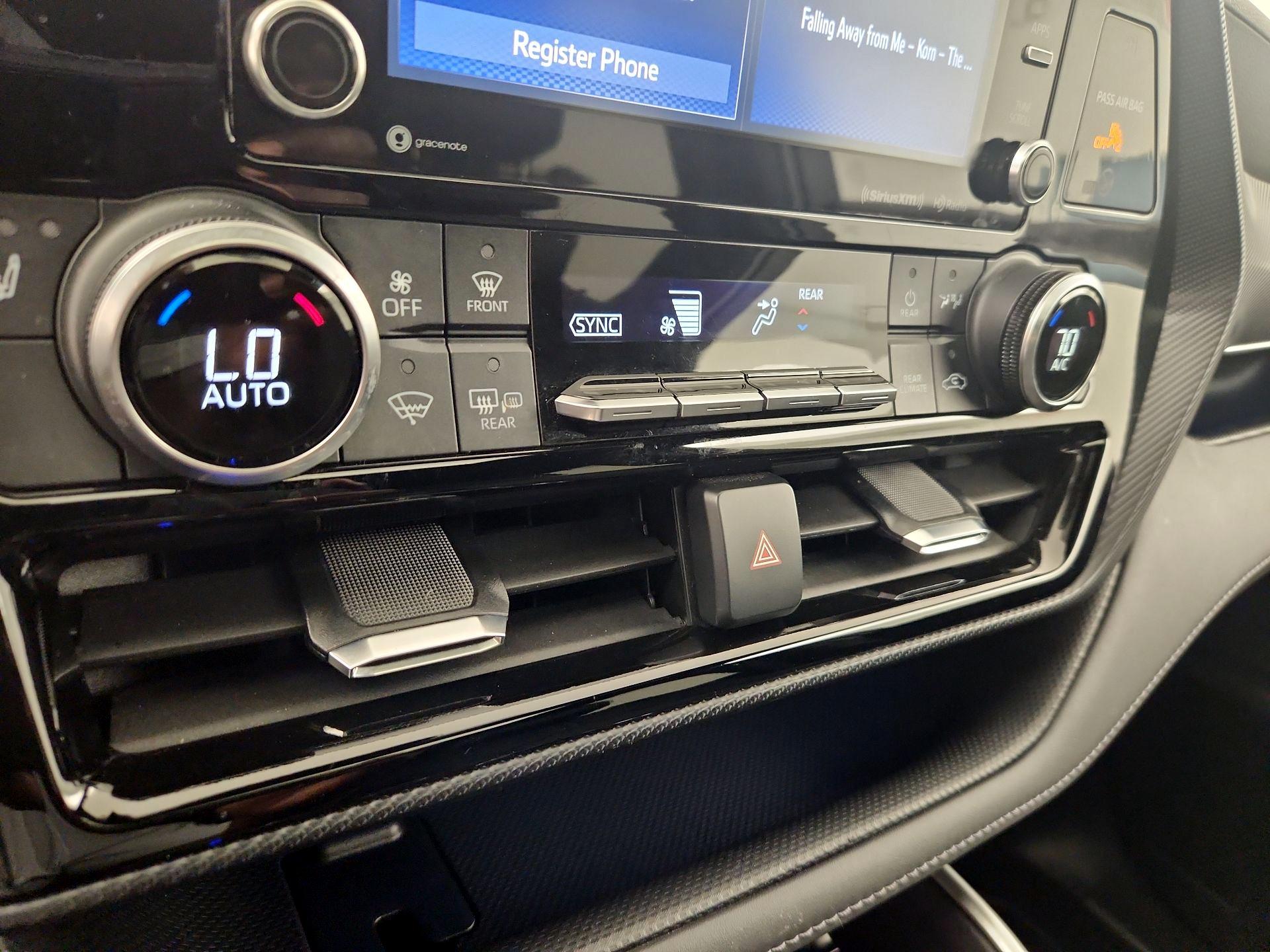 Thumbnail: 2021 Toyota Highlander - 14