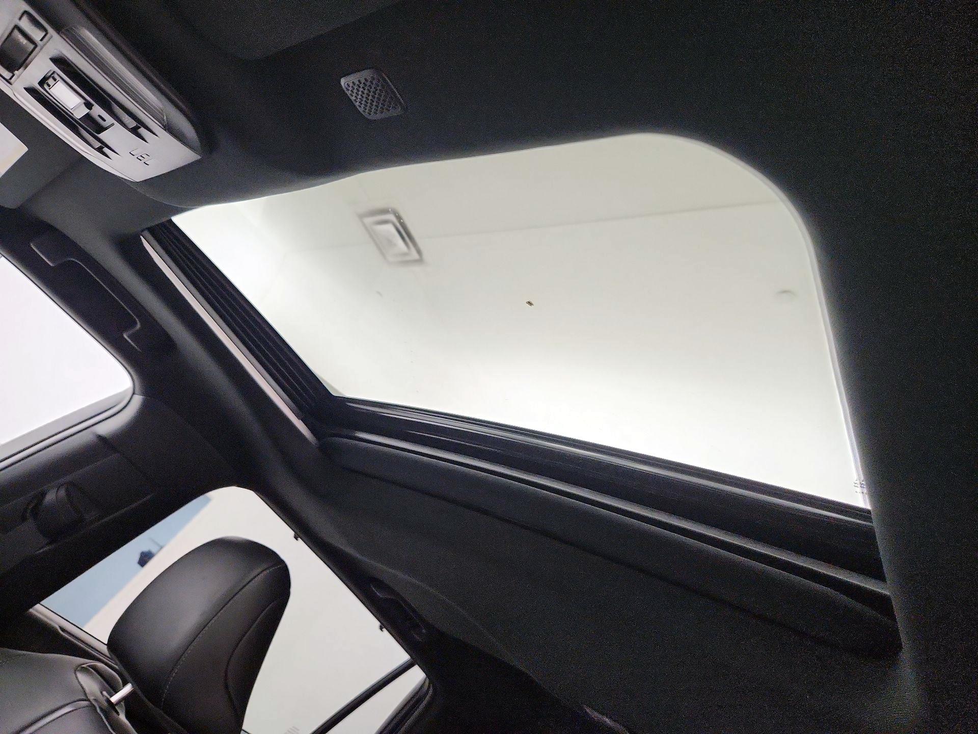 Thumbnail: 2021 Toyota Highlander - 17